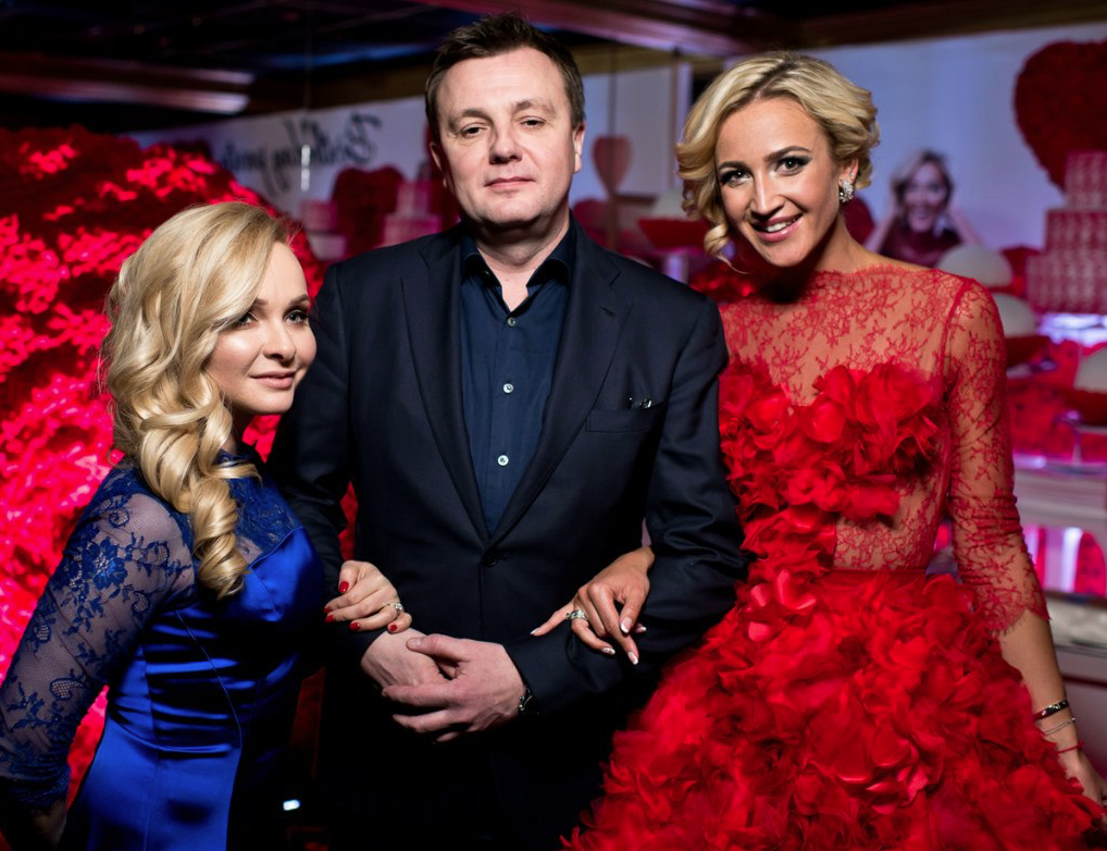 Фото: соцсети
Алексей Михайловский с женой Натальей Варвиной и коллегой Ольгой Бузовой