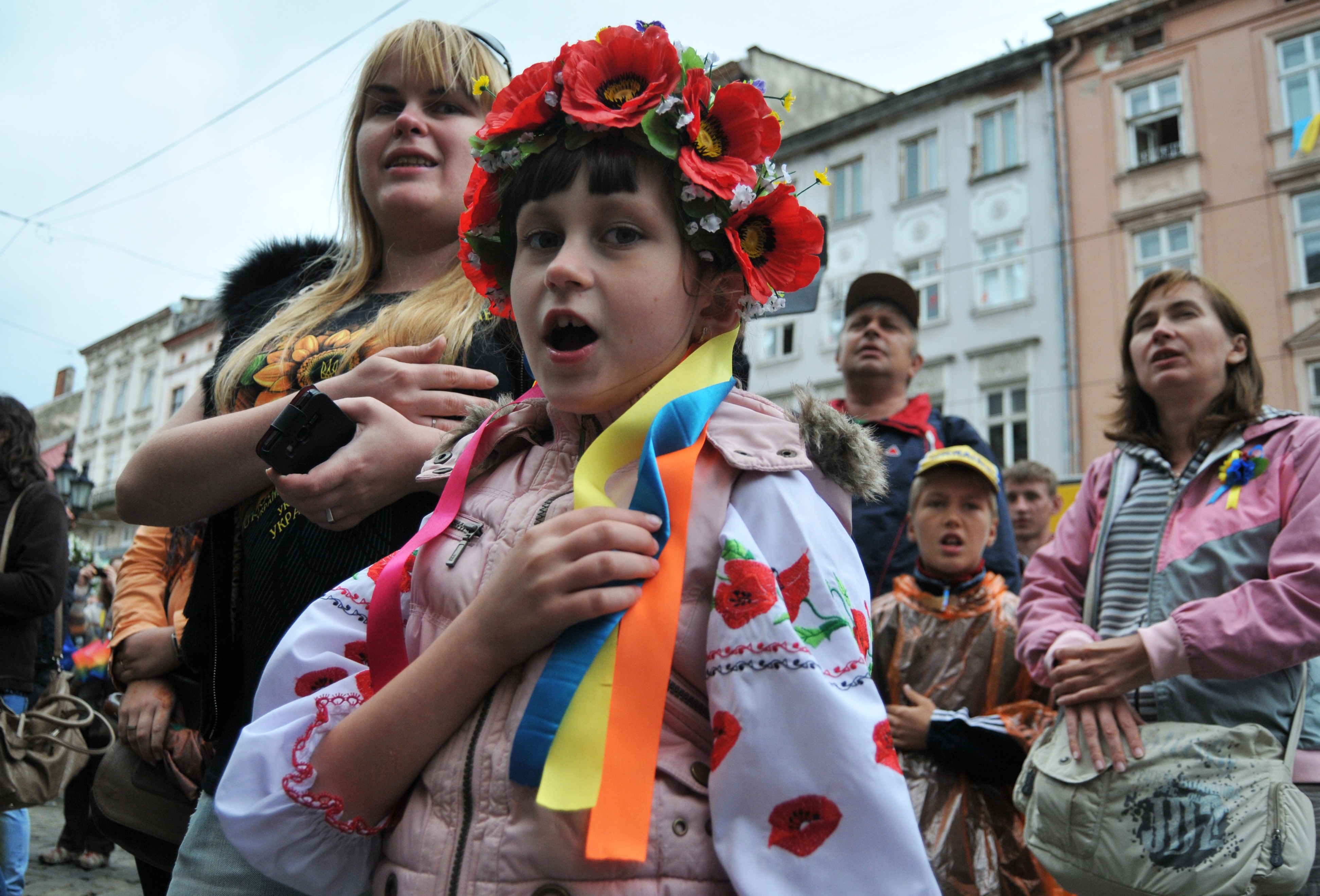 Украинская на русском слушать. Украинский патриотизм. Русские на Украине. День независимости Украины. Русские в Киеве.
