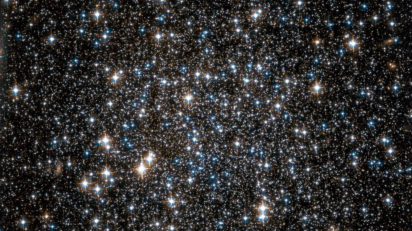 Шаровое скопление&nbsp;NGC 6101, как видно на изображении, во многом лишено ярких звёзд в своем центре. Фото: &copy;&nbsp;phys.org