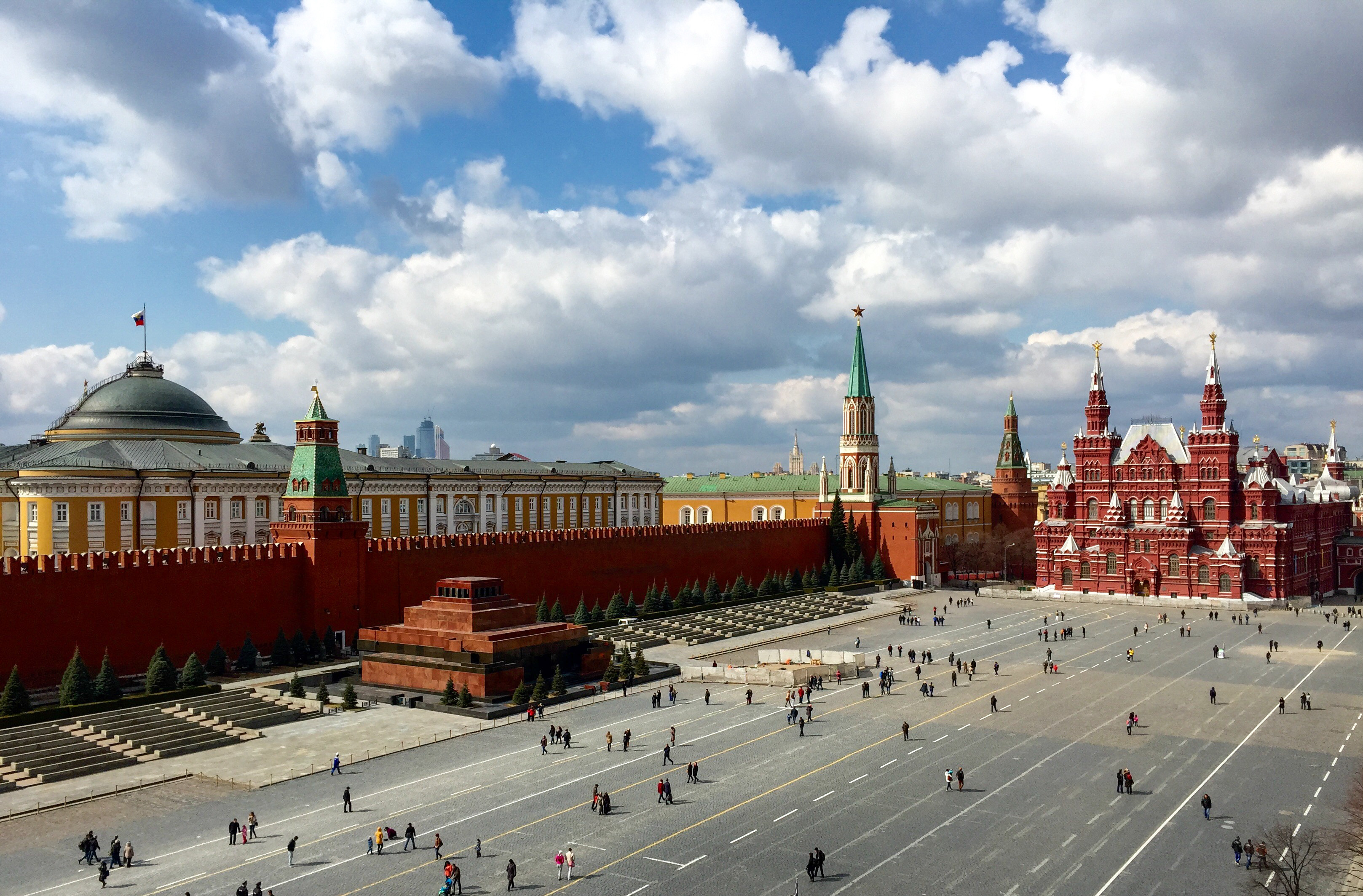 Фото красного кремля москвы. Ансамбль красной площади в Москве. Архитектурный ансамбль Московского Кремля и красной площади. Москва Кремль красная площадь. Красная площадь Москва сверху.