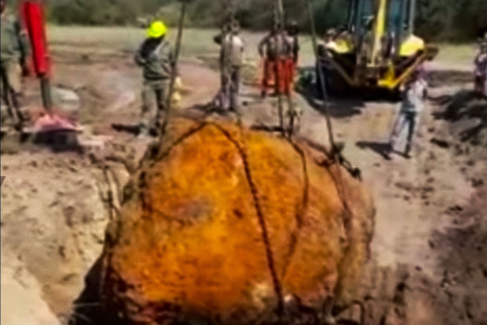 Кадр видео&nbsp;Argentina: 30-tonne meteorite found in Gancedo. Скриншот &copy; L!FE