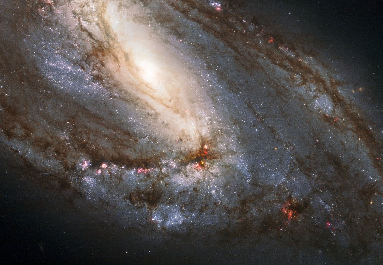Сделанный с помощью "Хаббла" снимок Триплета Льва &mdash; небольшой группы галактик, располагающейся&nbsp;от Земли на расстоянии около 35 миллионов световых лет. Фото:&nbsp;spacetelescope.org