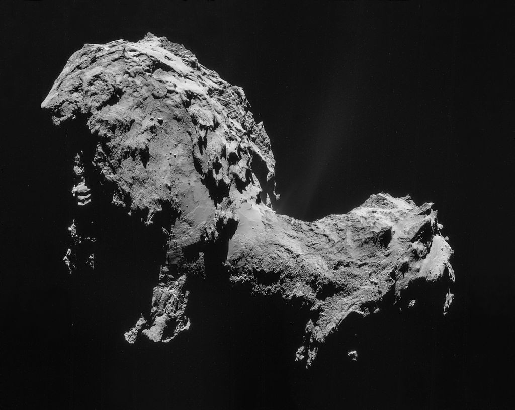 Фото: Снимок кометы, выполненный станцией Rosetta (ESA) в 28 км от нее