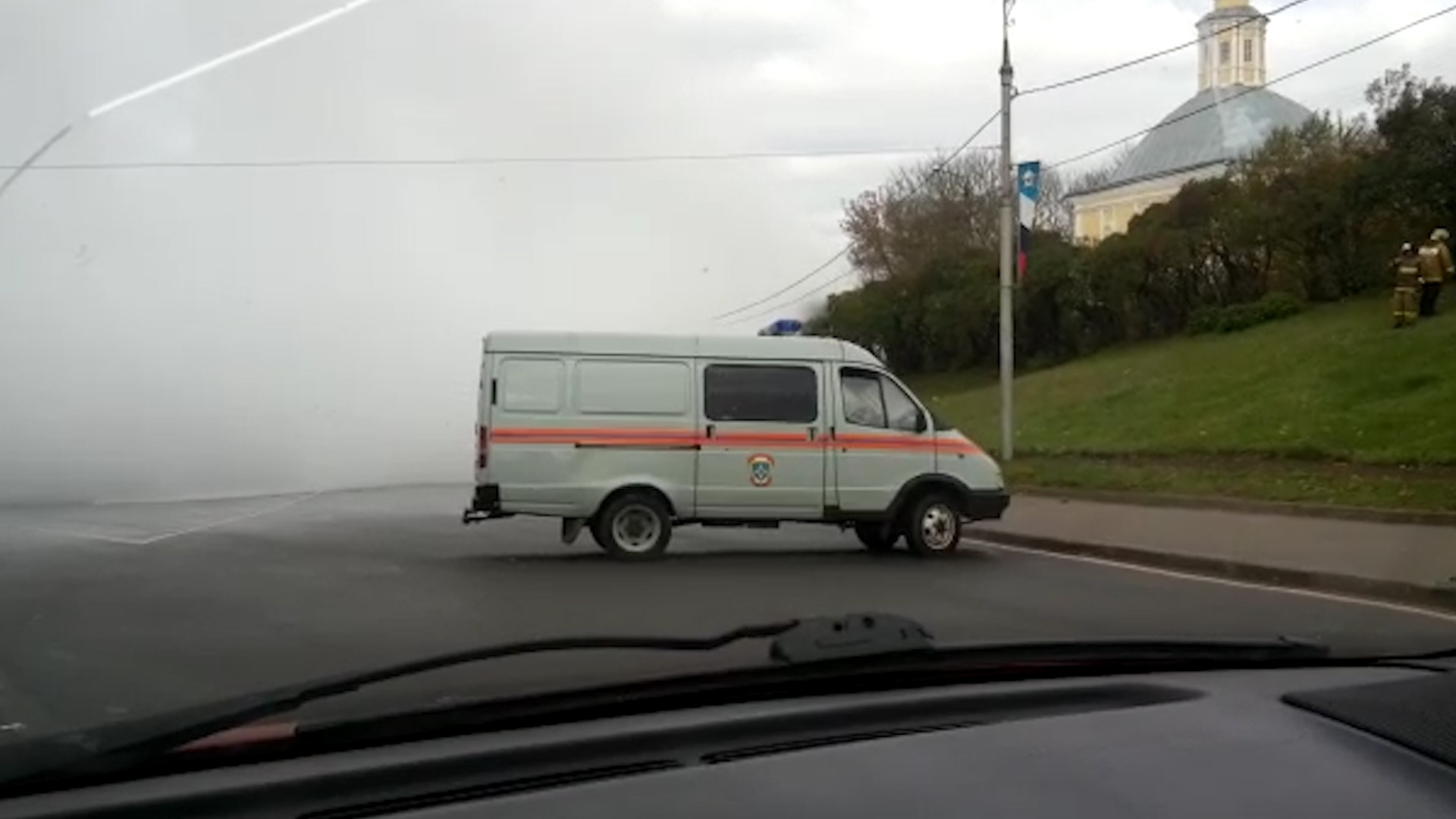 В смоленске прорвало трубу