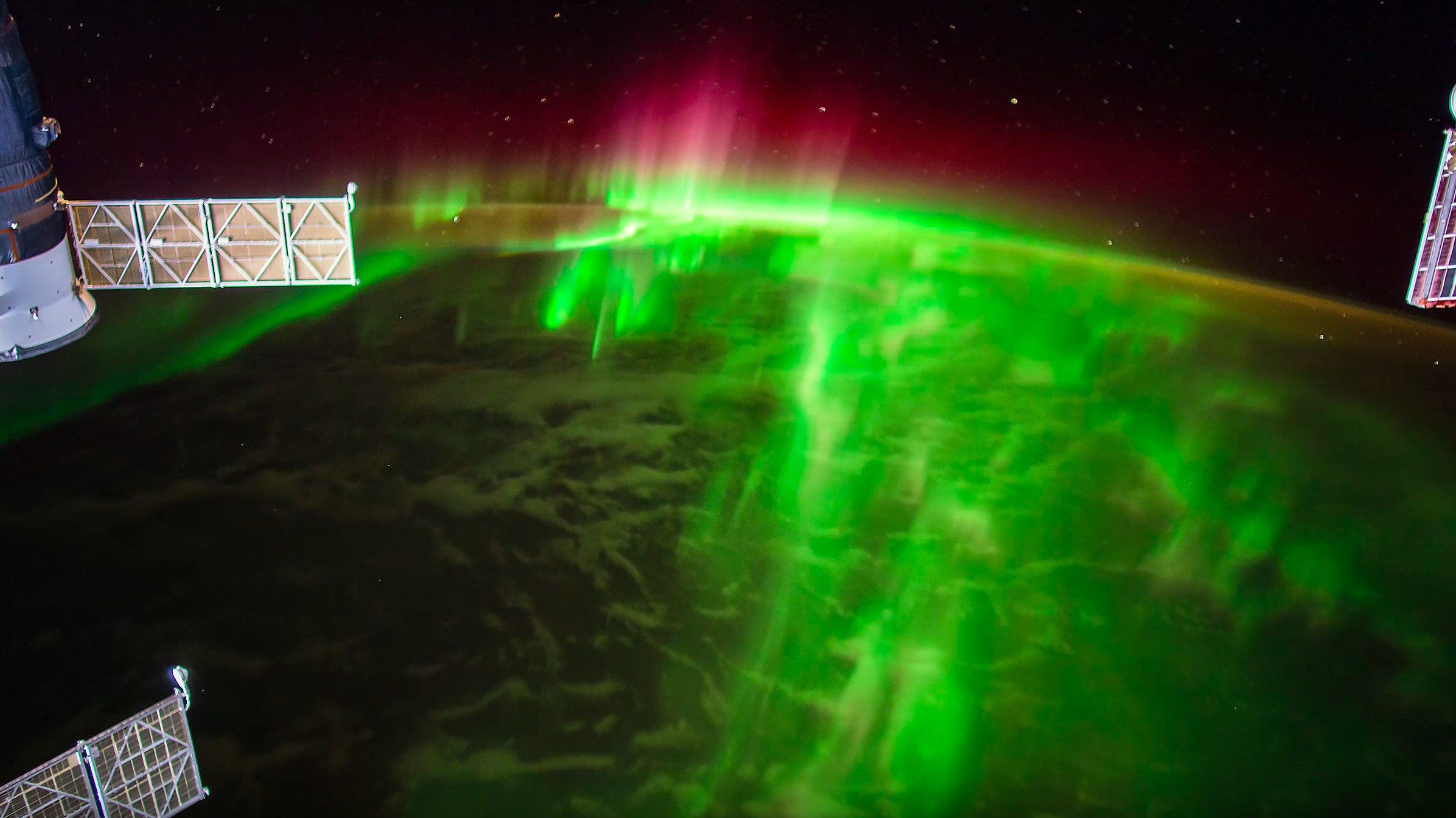 Кадр видео&nbsp;ISS Timelapse - Relaxing Aurora (25 Ottobre 2016). Скриншот &copy; L!FE