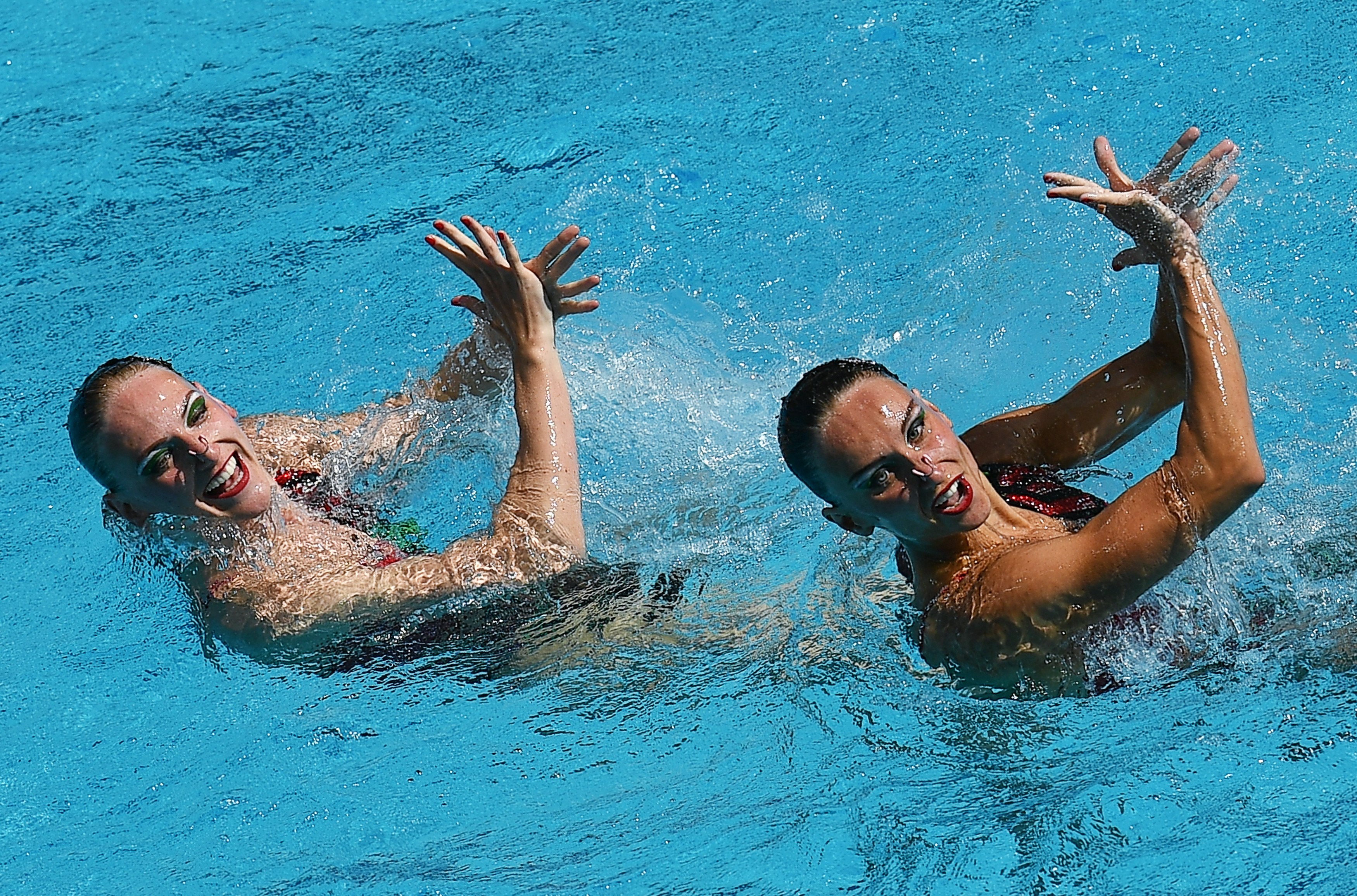 Синхронное плавание дуэты. Синхронное плавание Рио 2016 Ищенко и Ромашина.