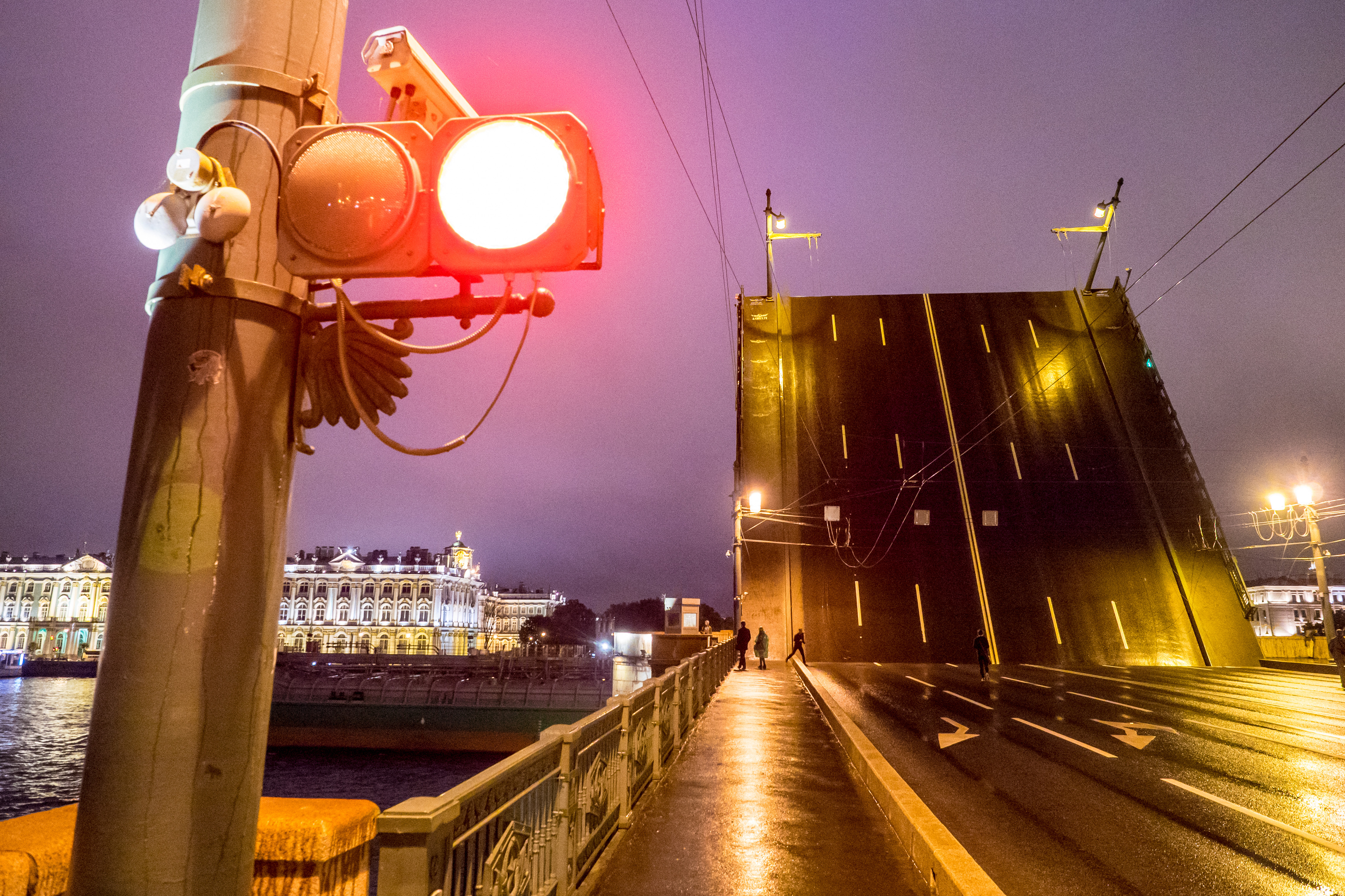 перед мостом