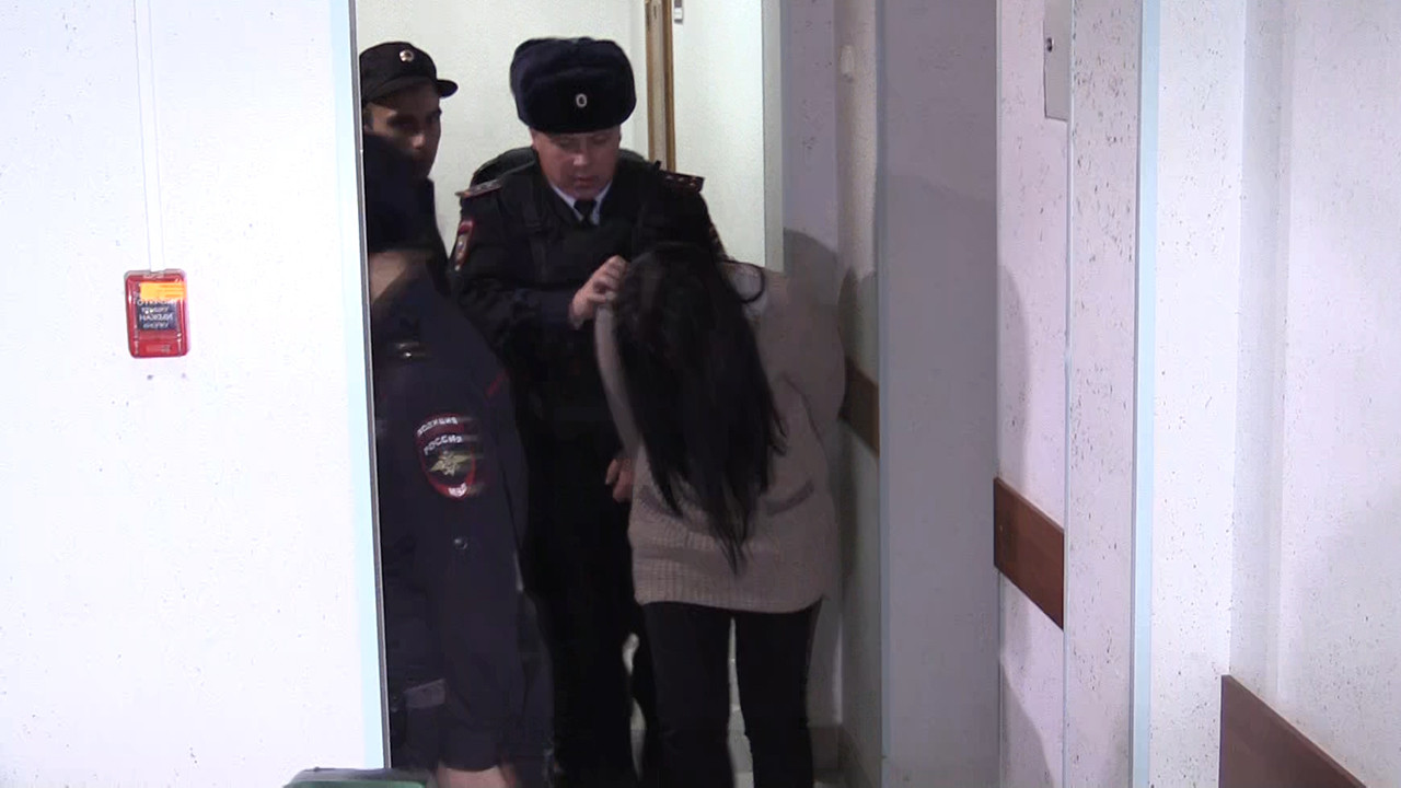 Суд арестовал подозреваемых в нападении на семью начальника полиции под ...