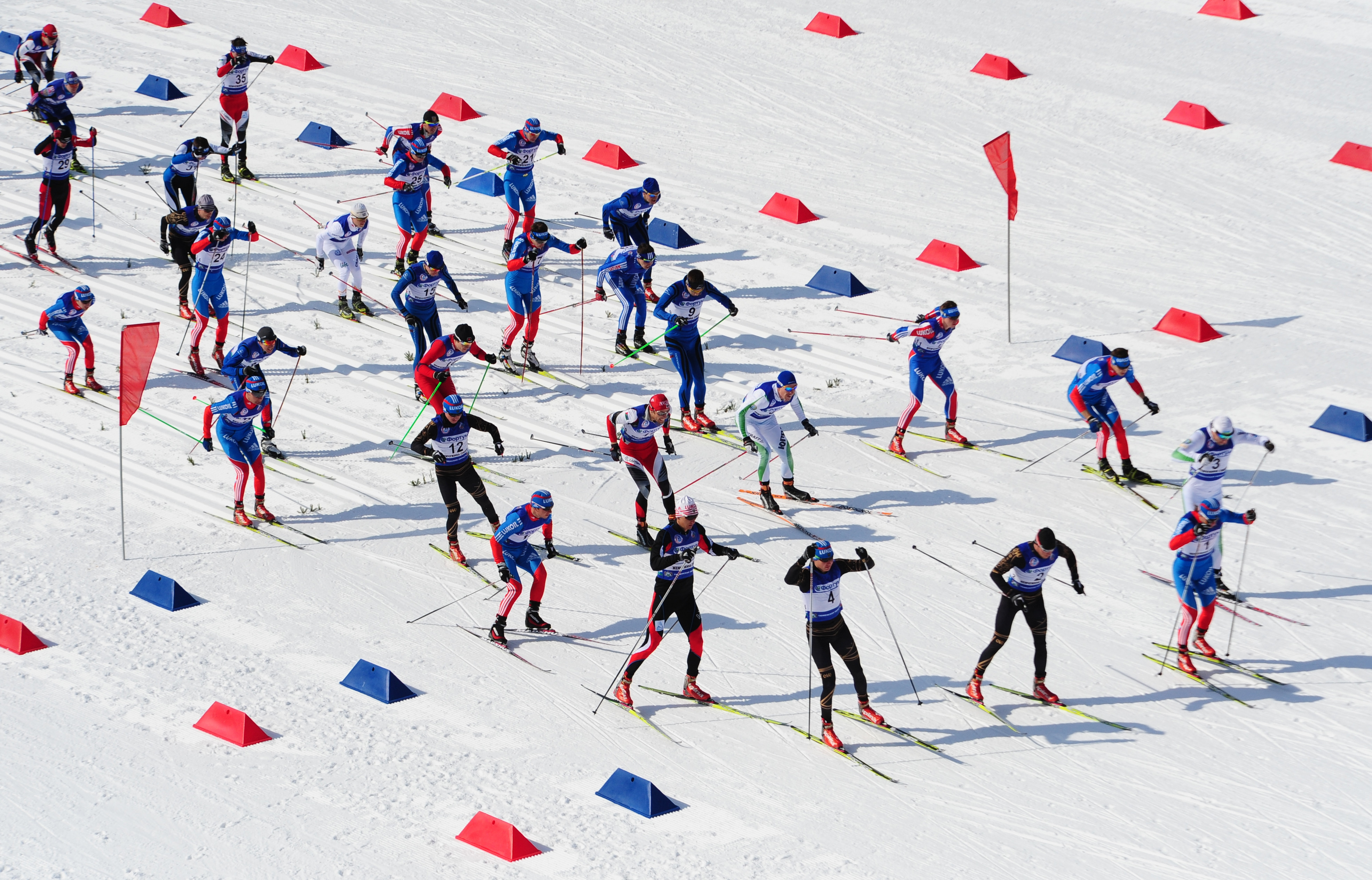 Виды гонок на лыжах. Лыжные соревнования. Бег на лыжах. Лыжи соревнования. Виды лыжного спорта.