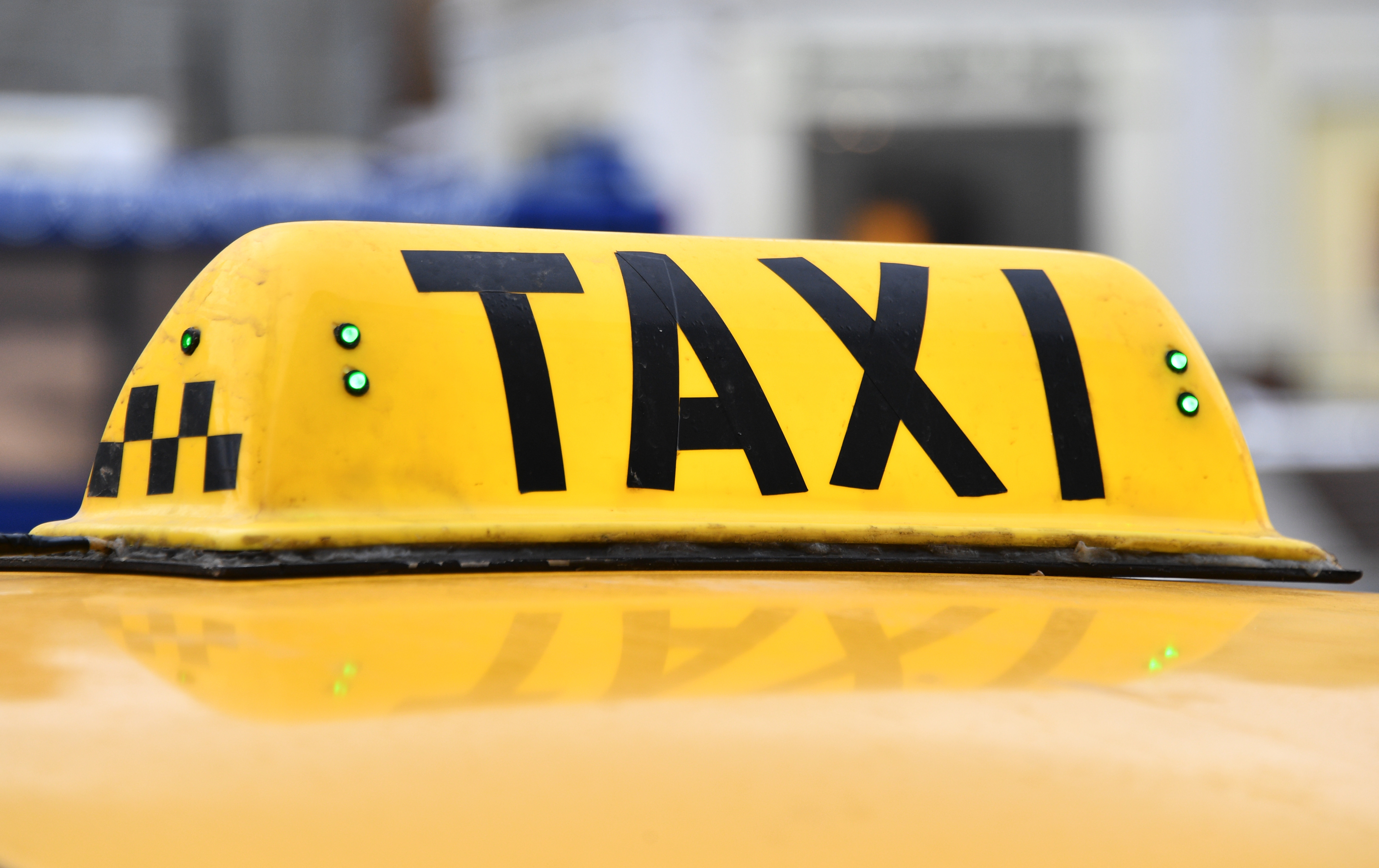 Ищу водителя такси
