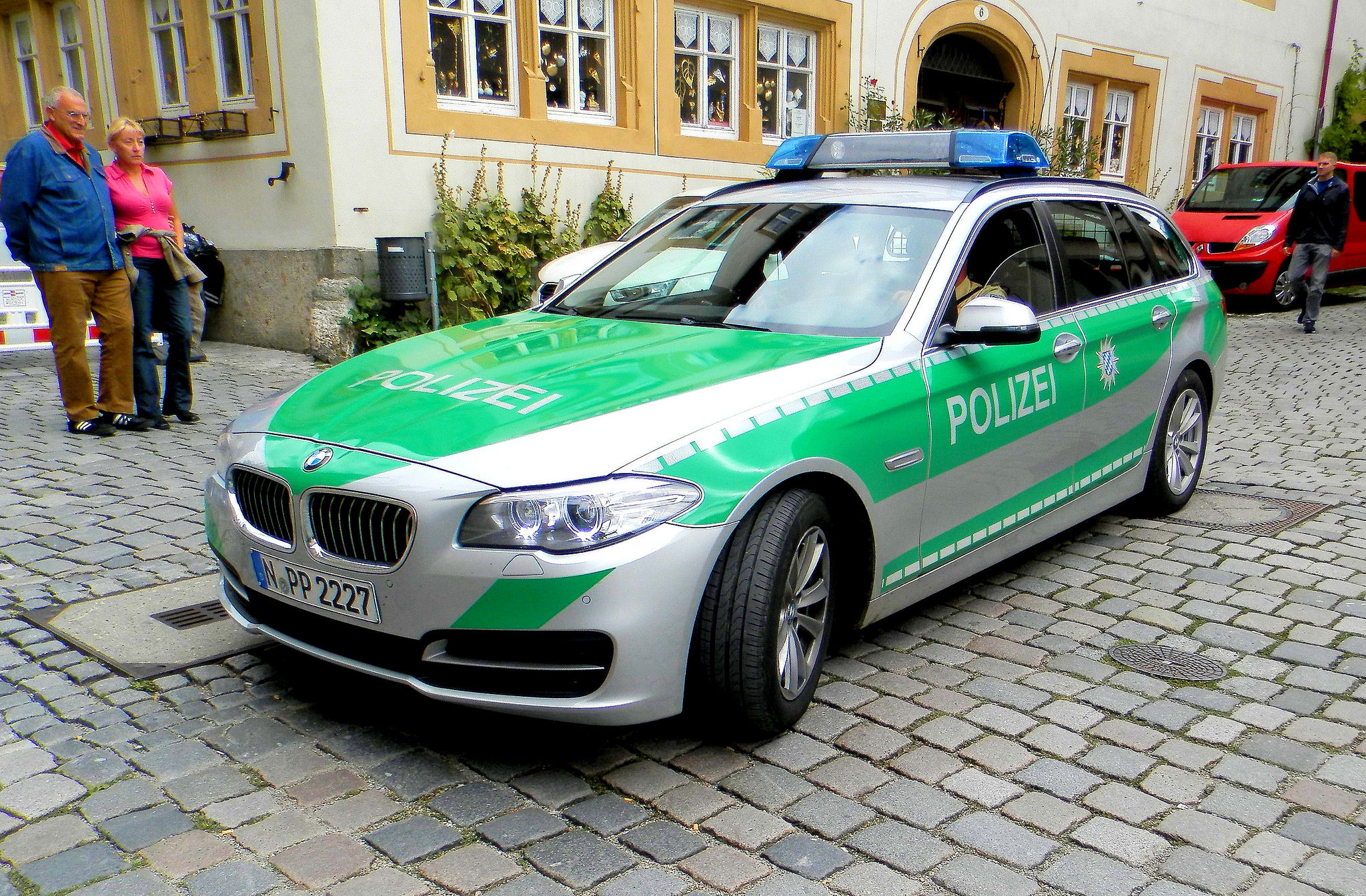 Авто де в германии на русском. BMW Polizei. Немецкие БМВ Polizei. BMW 535i Polizei. BMW 5 Series Polizei.