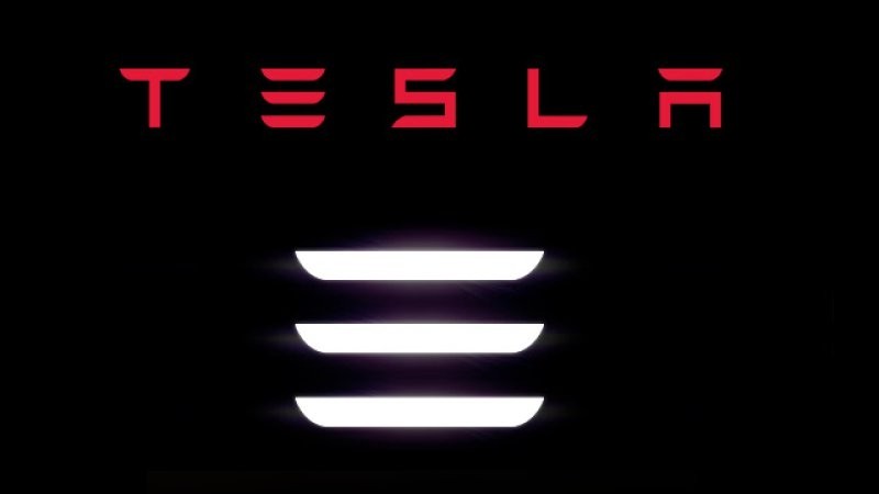 <p>Логотип Tesla Model 3. Фото: &copy; Tesla</p>