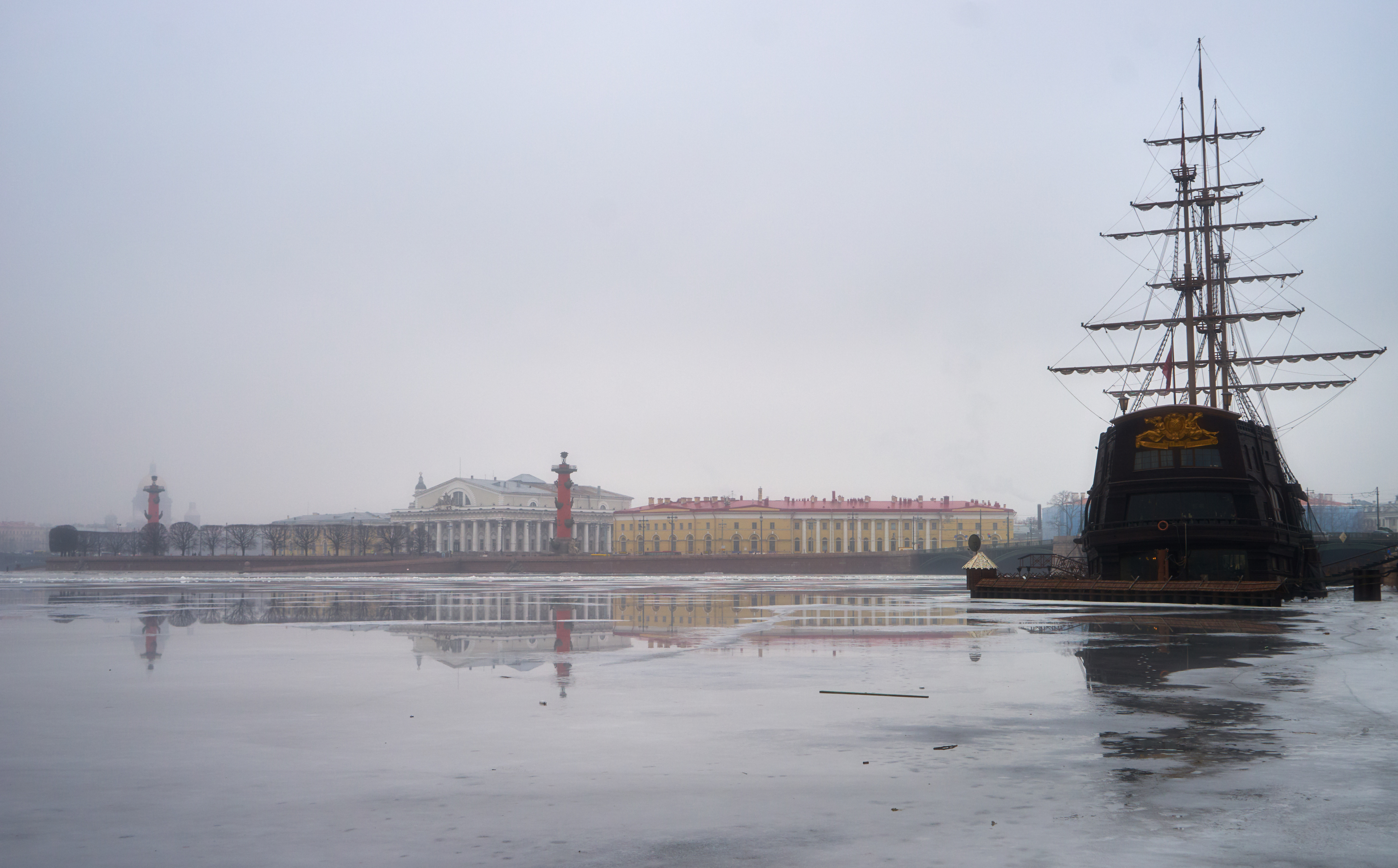 Петербург предлагает. Туман Васильевский остров.