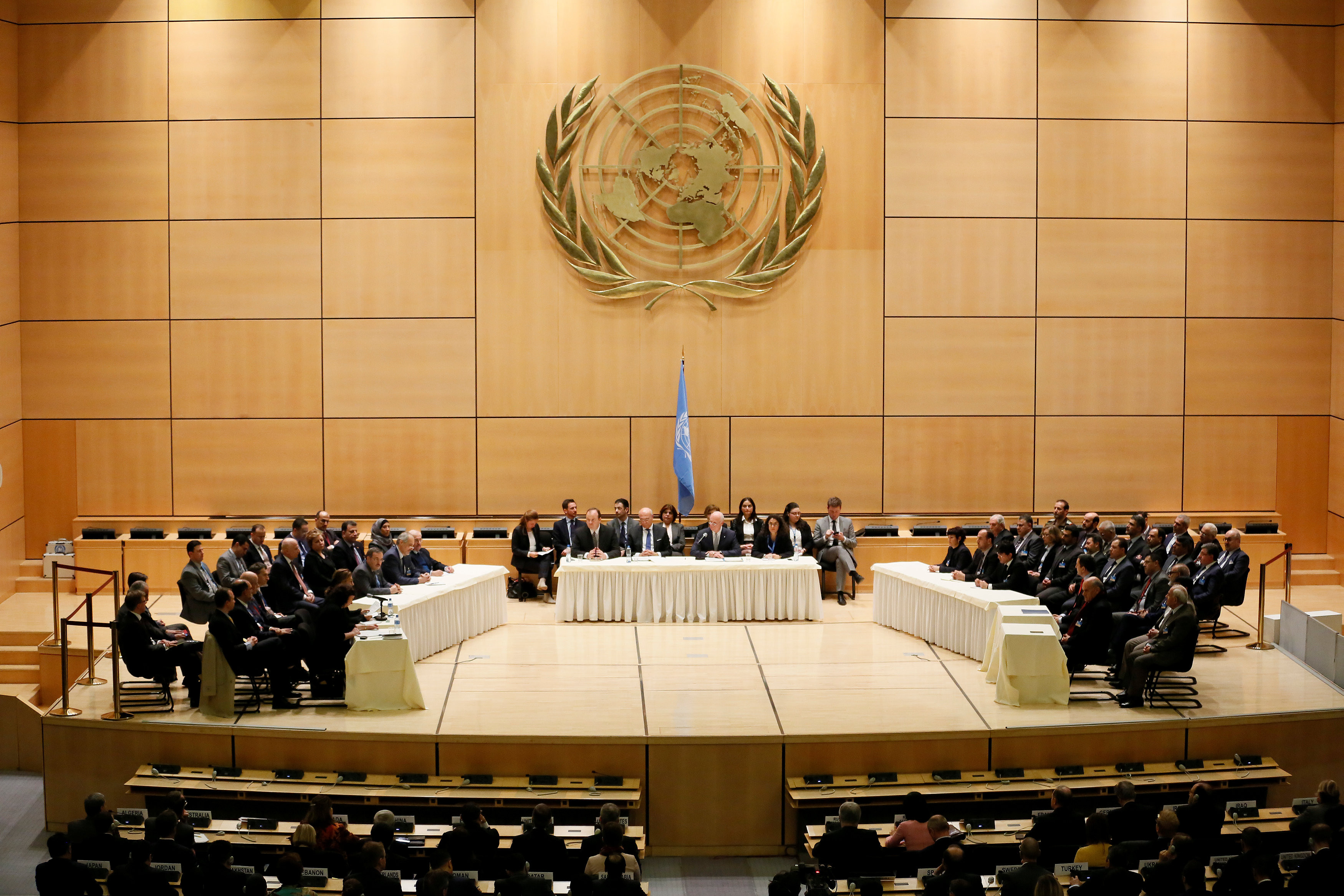 Оон год и суть. ООН совет безопасности Женева. Военно-штабной комитет ООН. Переговоры Генеральная Ассамблея ООН. Офис ООН В Женеве.