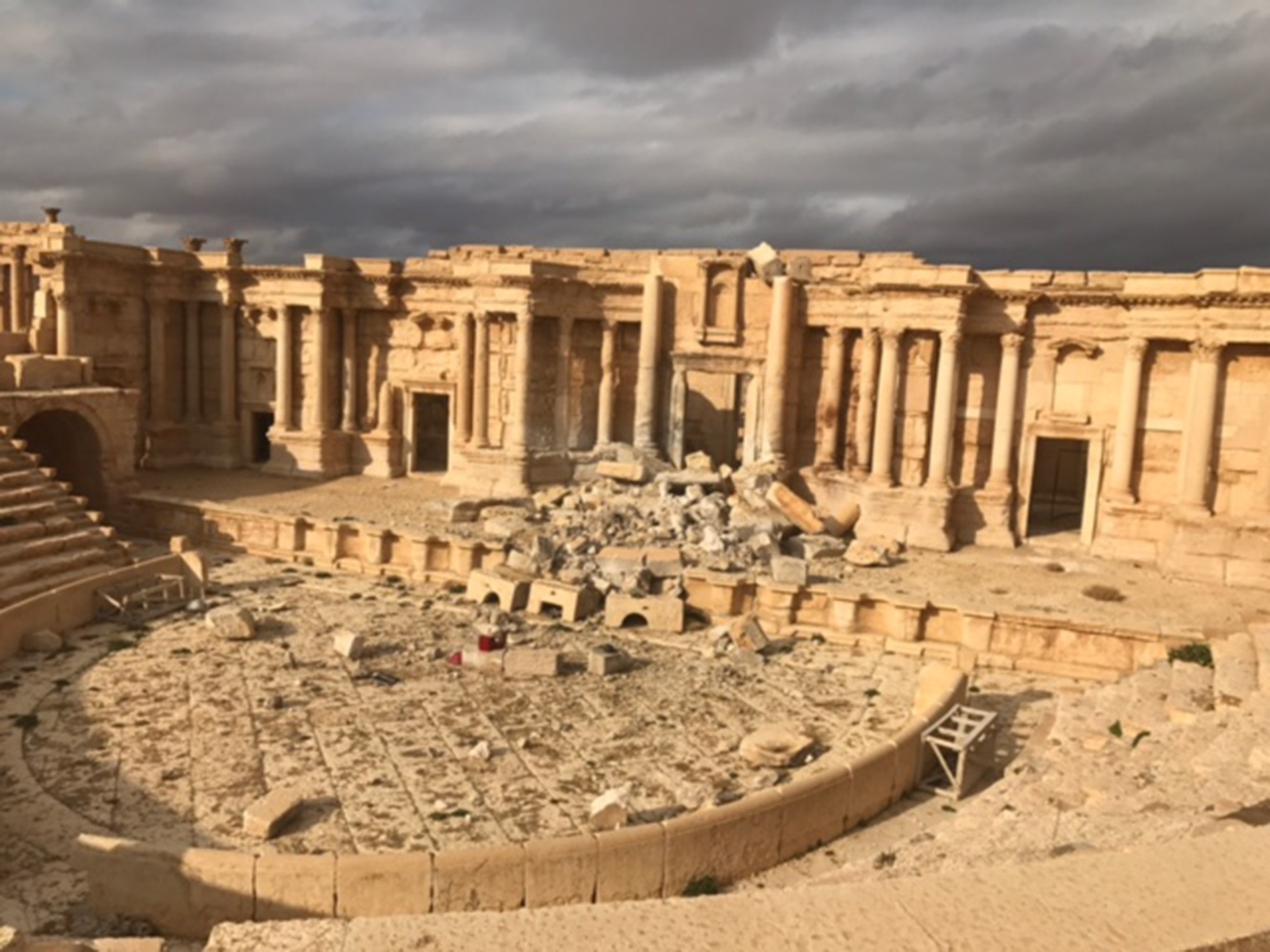 Разрушили древний город. Сирия амфитеатр Пальмира. Сирия древние развалины Пальмира. Пальмира город в Сирии. Римский театр в Пальмире.