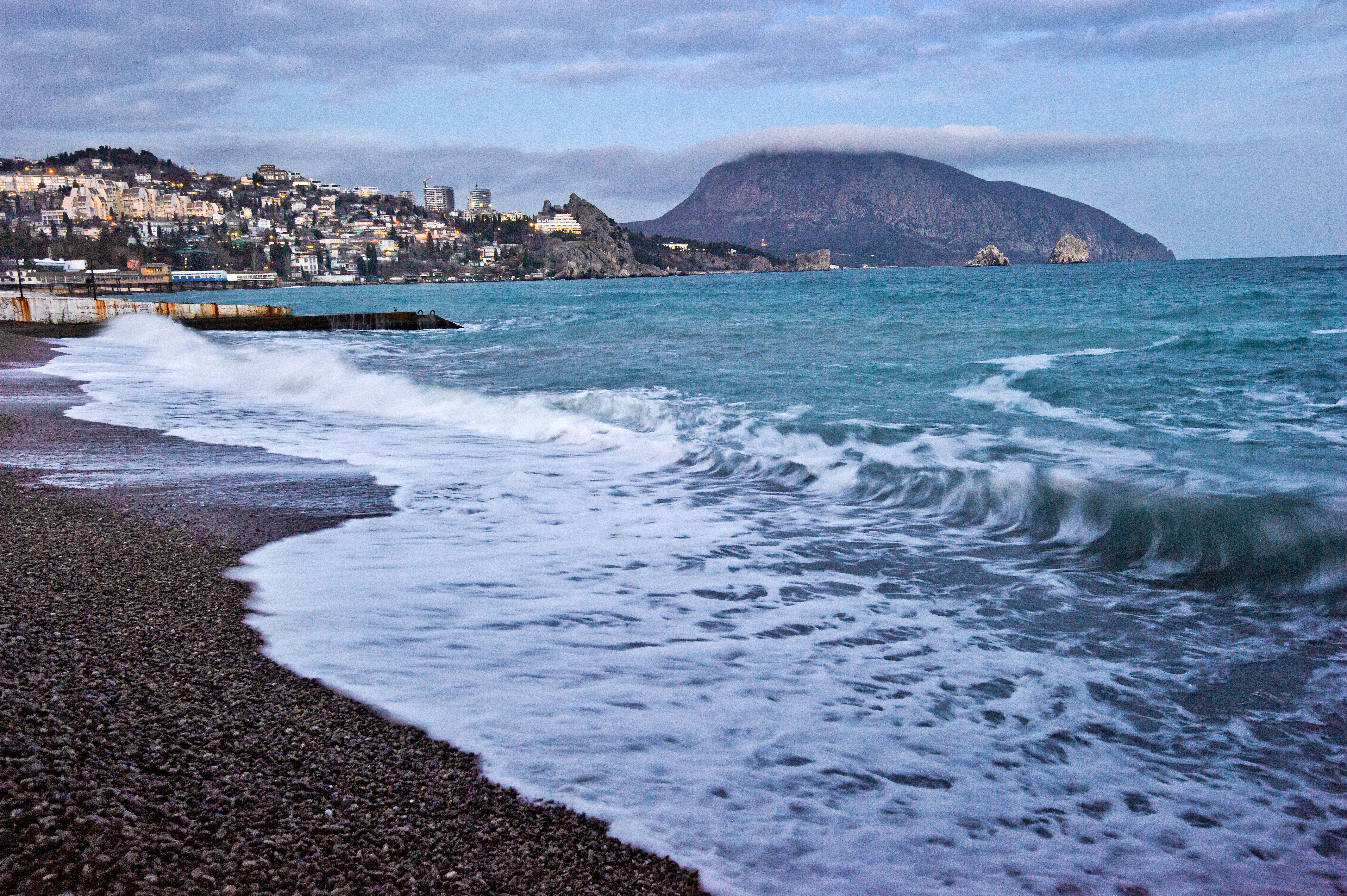 Черное море в мае. Черное море. Черное море фото. Берег черного моря. Побережье чёрного.