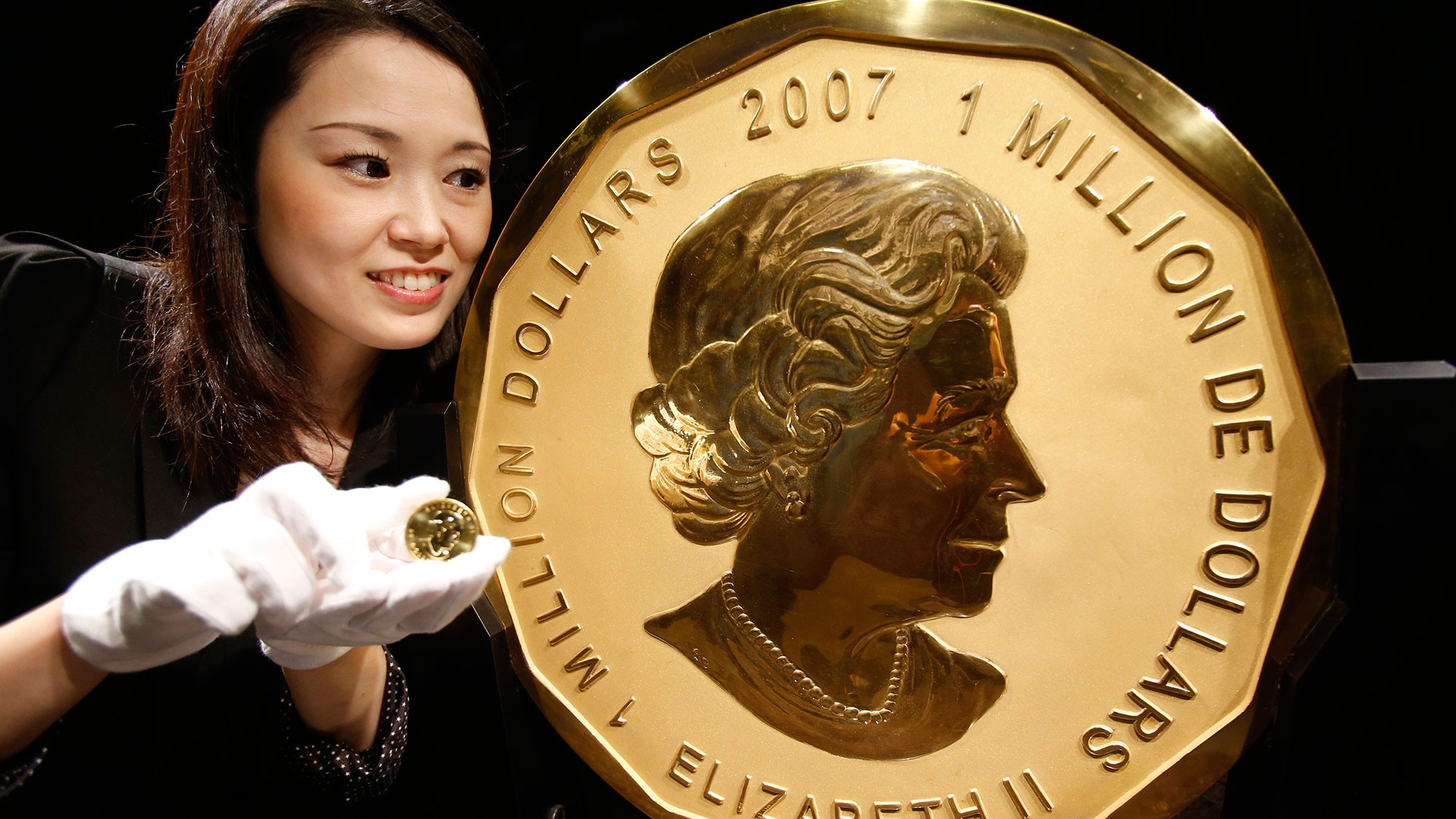 46 1 млн. Канадская Золотая монета королевы Елизаветы. Золотая монета 1000000 долларов. Канадская монета 100 кг.