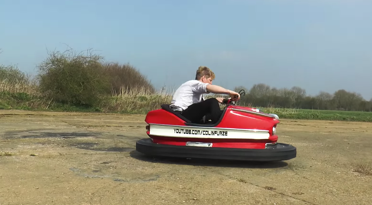 Фото: @ Youtube "World's Fastest Bumper Car - 600cc 100bhp But how FAST? - Colin Furze Top Gear Project"/Скриншот L!FE