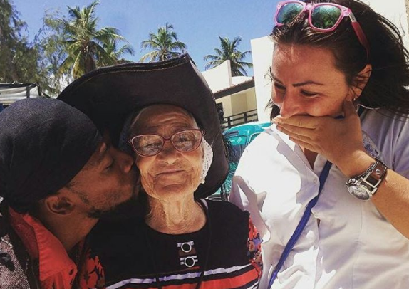 Путешественница баба Лена потеряла паспорт в аэропорту, вернувшись из Доминиканы