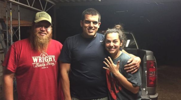 В США Владелец металлоискателя помог молодожёнам найти потерянные из-за торнадо кольца. Фото: © Нэйтан Райт.