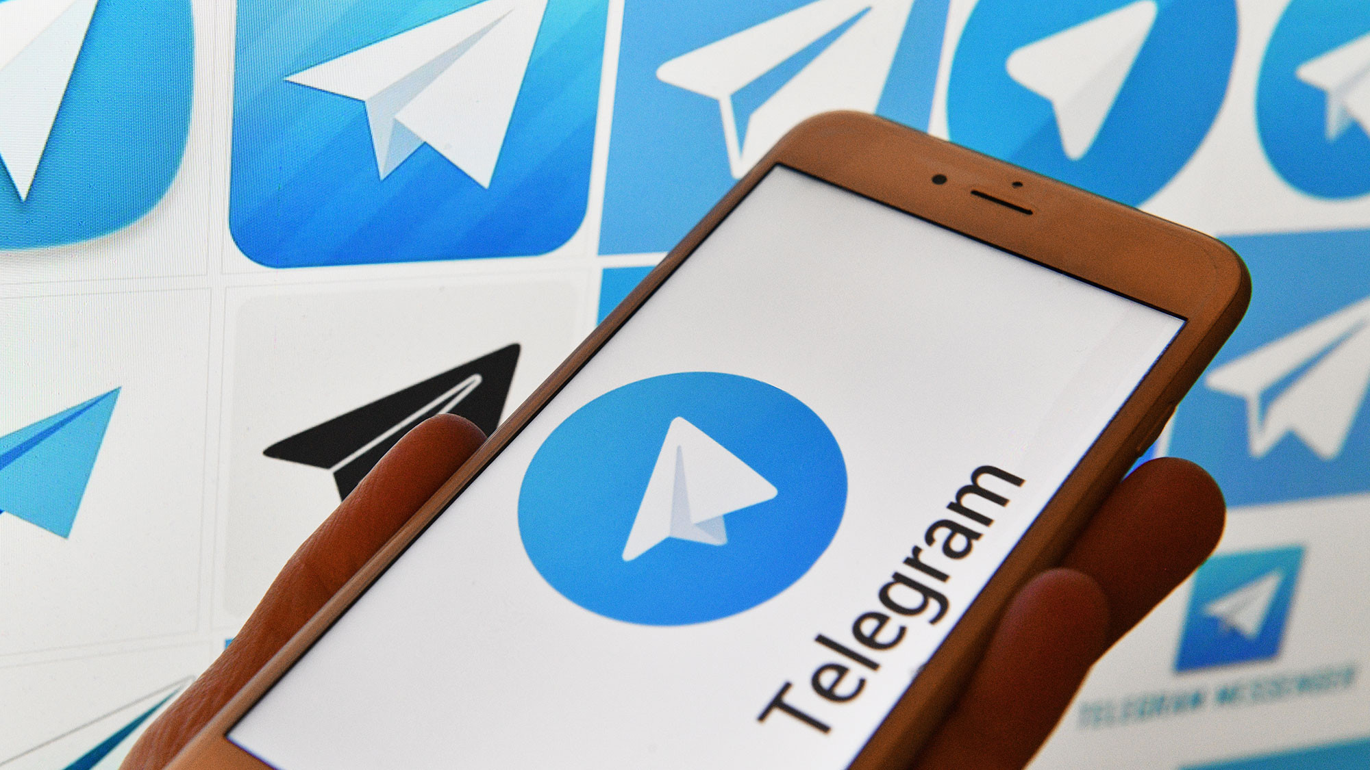 Apple заставила Павла Дурова убрать поддержку игр в Telegram