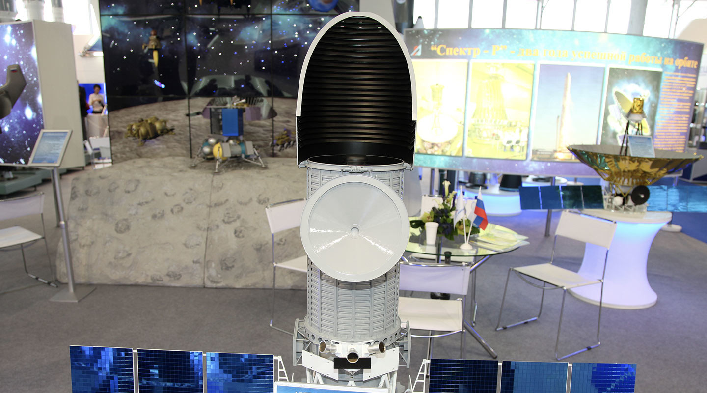 Макет космического аппарата Спектр-УФ на МАКС-2013&nbsp;Фото: wikipedia.org