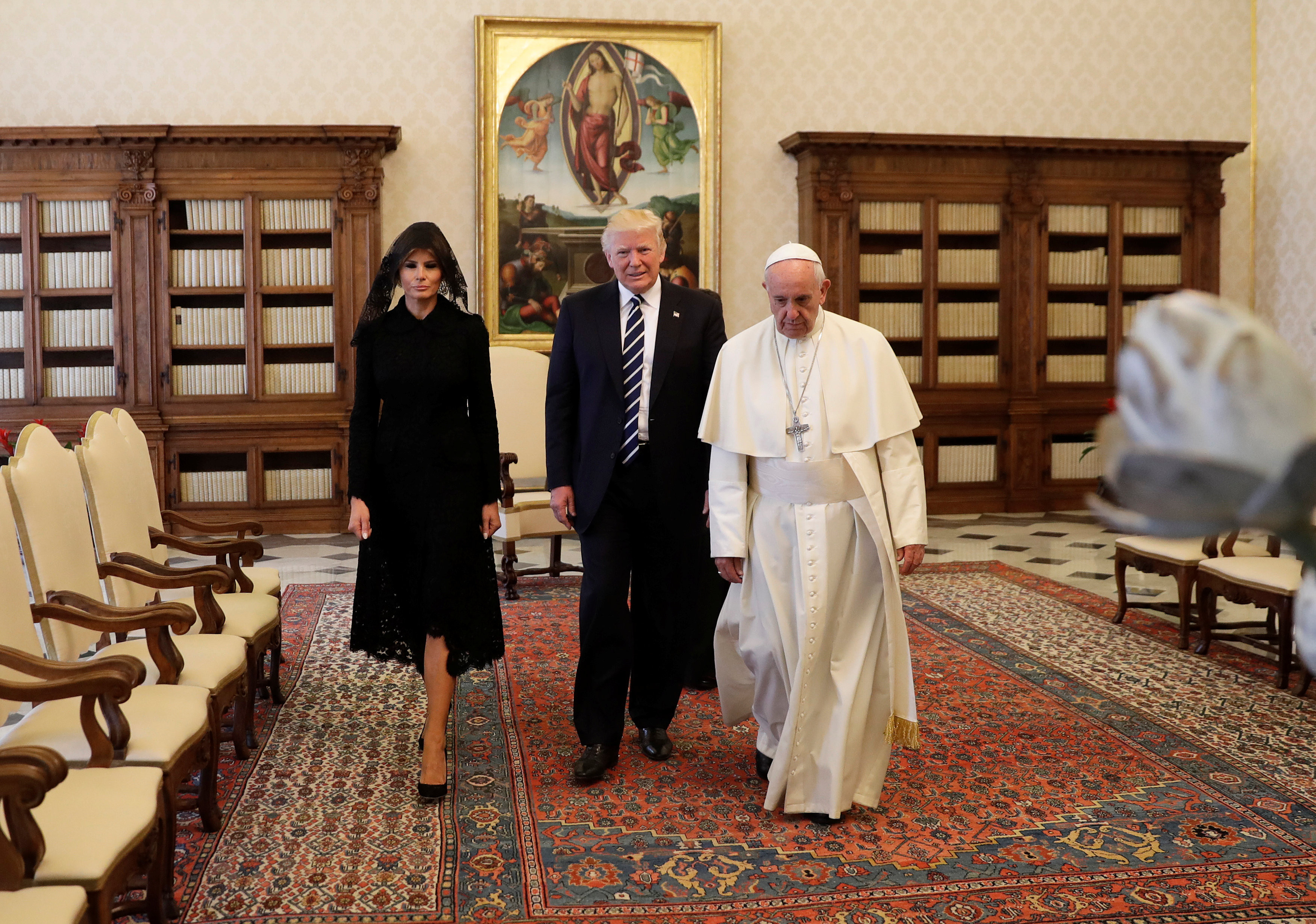 Дональд и Меланья Трамп и папа римский Франциск. Фото: &copy; REUTERS/Alessandra Tarantino