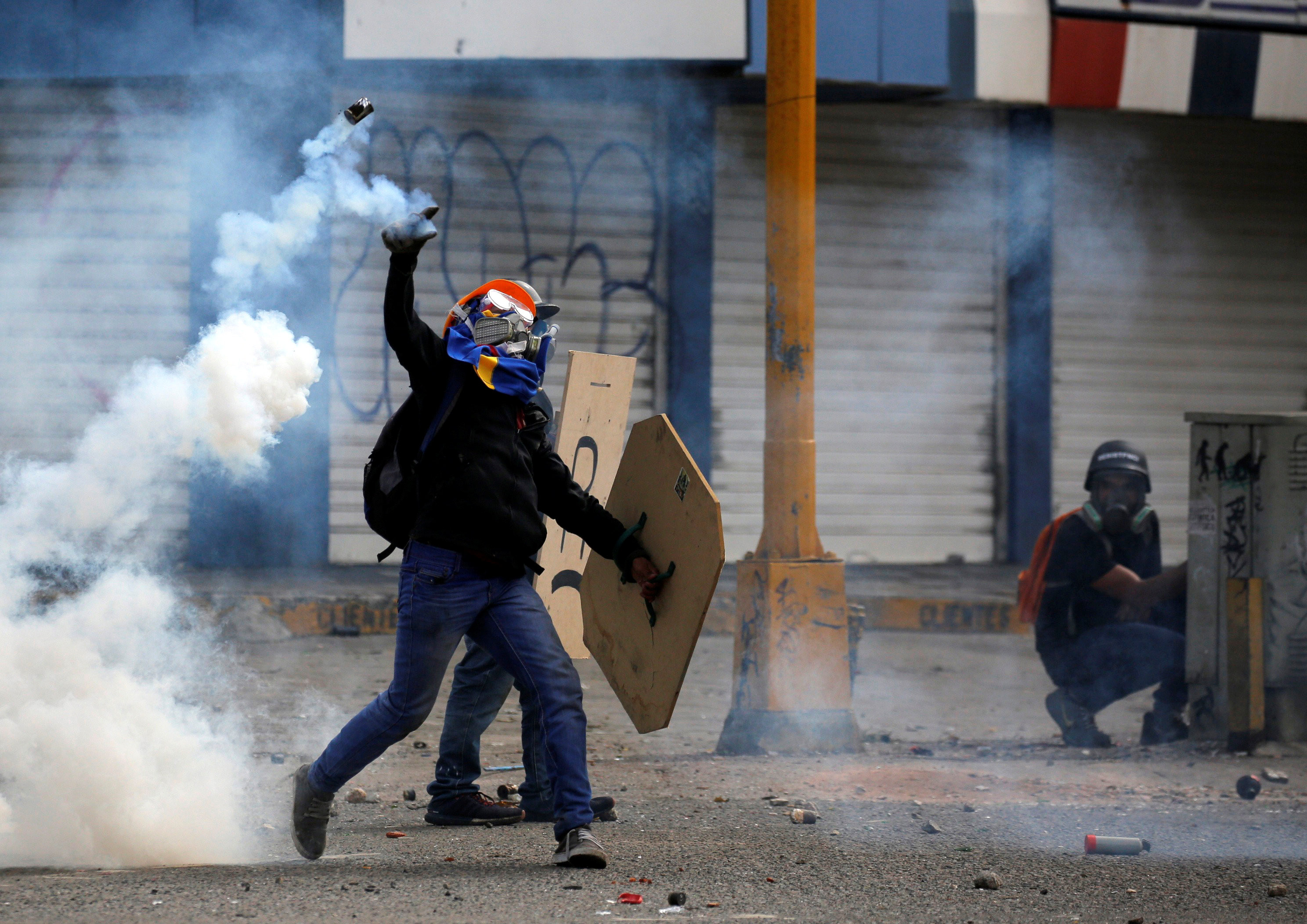 Демонстранты в Венесуэле. Фото: &copy; REUTERS/Carlos Barria