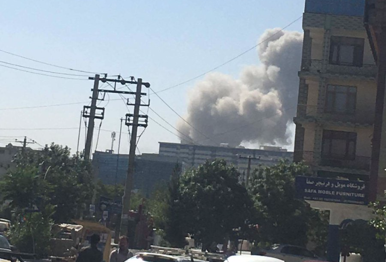 Взрыв в Кабуле. Фото: Twitter/@pajhwok