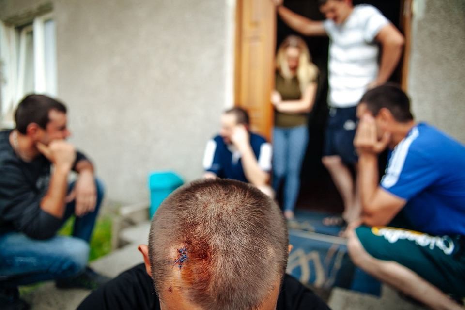 Избитые украинские рабочие. Фото: AG/Рената Даброуска