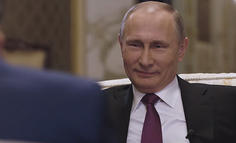 Кадр из фильма Оливера Стоуна The Putin Interviews (2017)