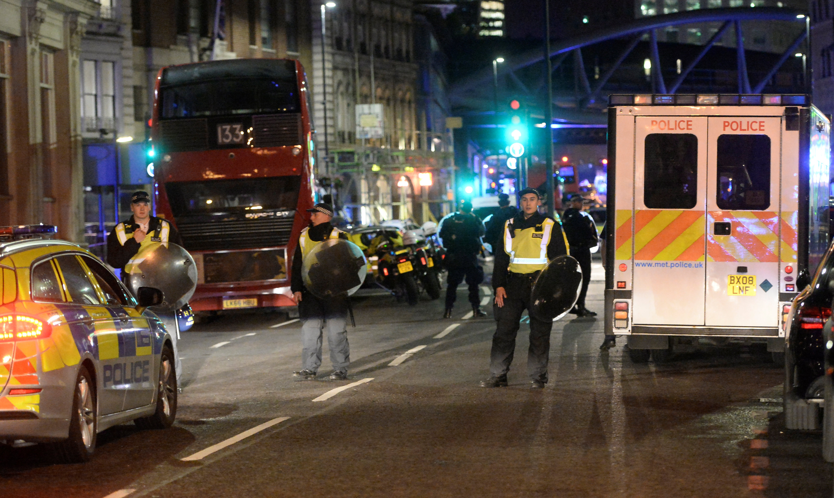 Полиция на месте теракта в Лондоне. Фото: &copy;&nbsp;REUTERS/Hannah McKay