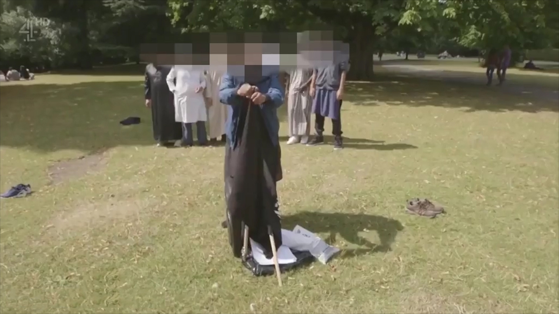 Съёмка фильма о британских джихадистах. Фото: кадр из видео Channel4