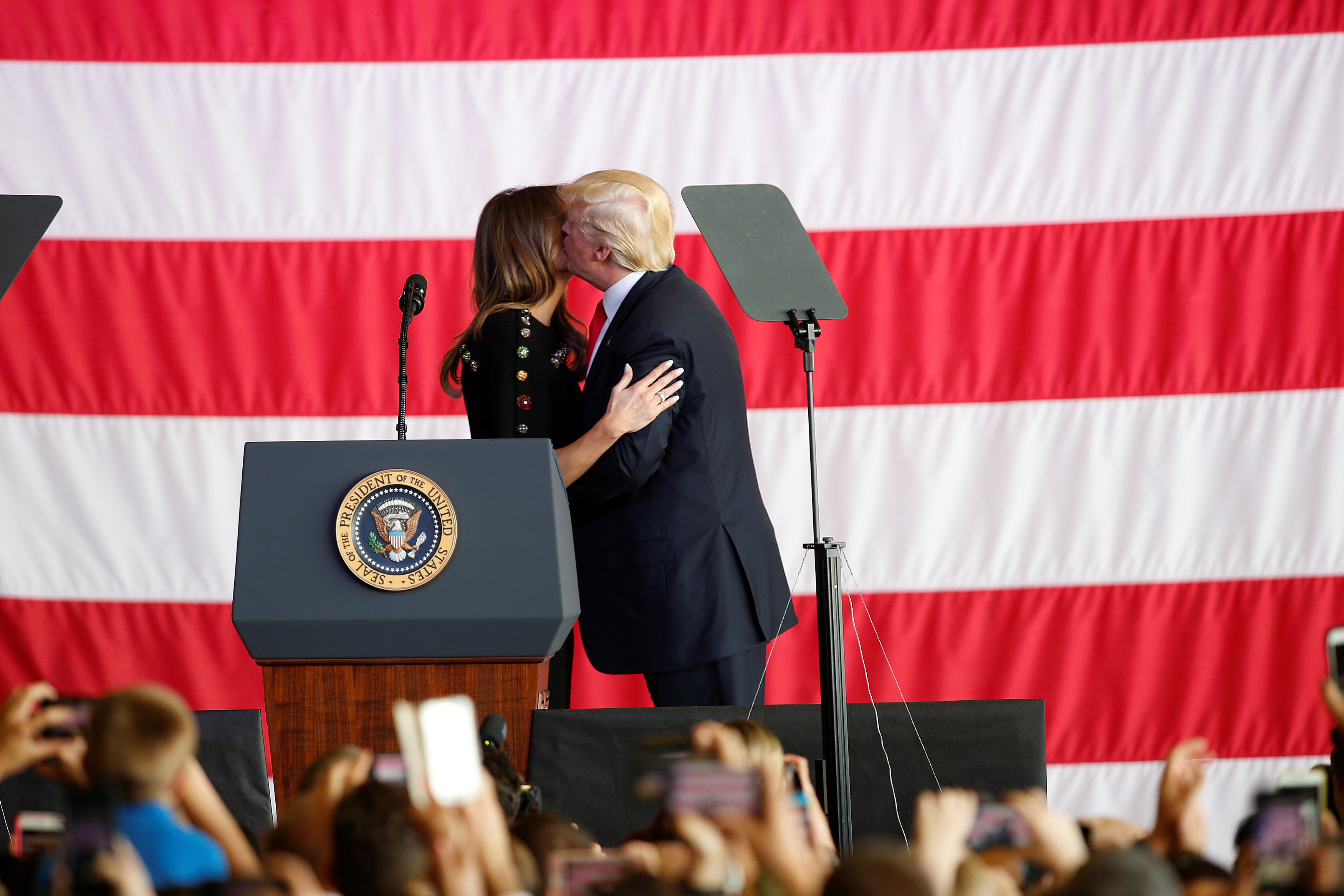 Меланья и Дональд Трамп. Фото: © REUTERS/Darrin Zammit Lupi