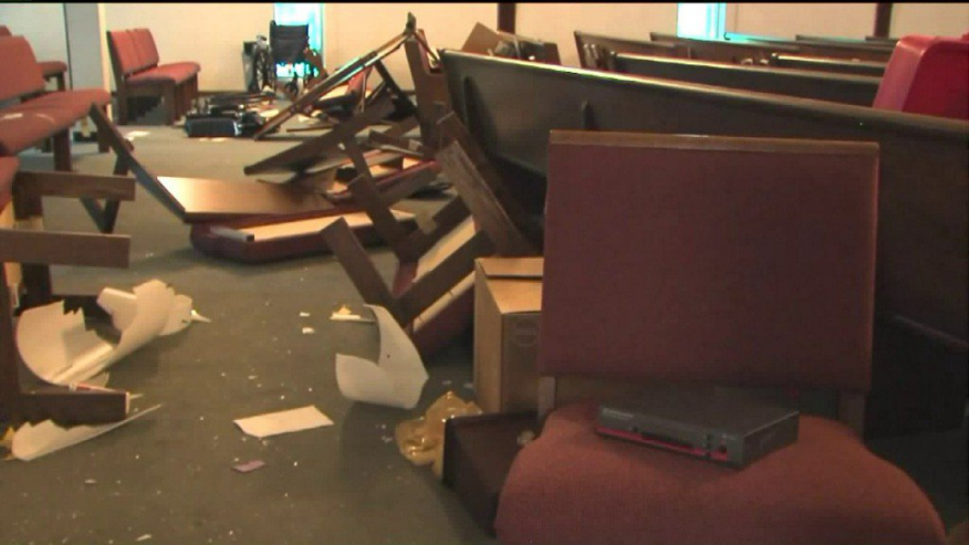 Погром в церкви Канзас-Сити, устроенный вандалами. Фото: кадр из видео Fox News