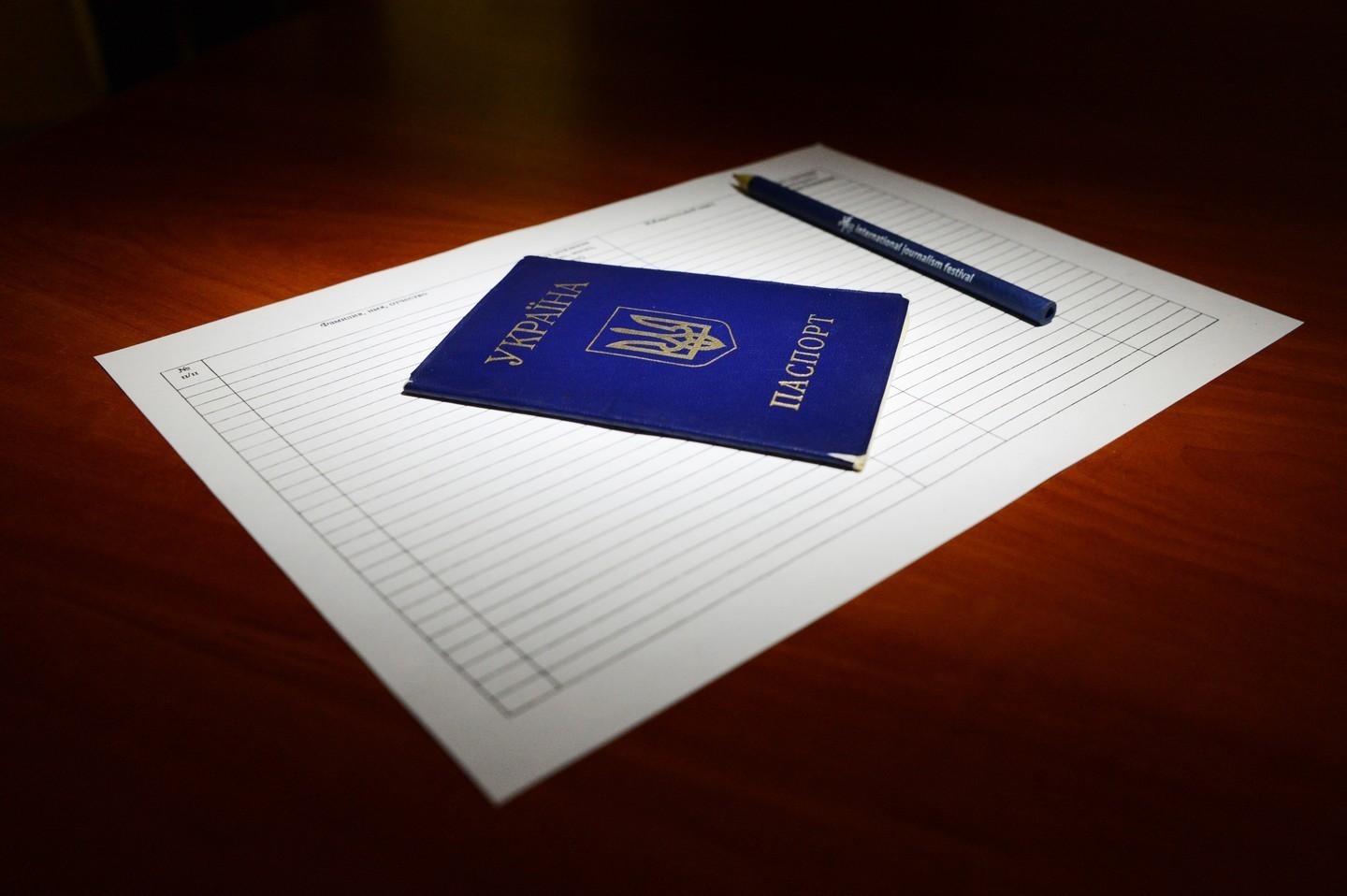 Паспорт Украины. Фото: &copy; РИА Новости/Наталья Селиверстова