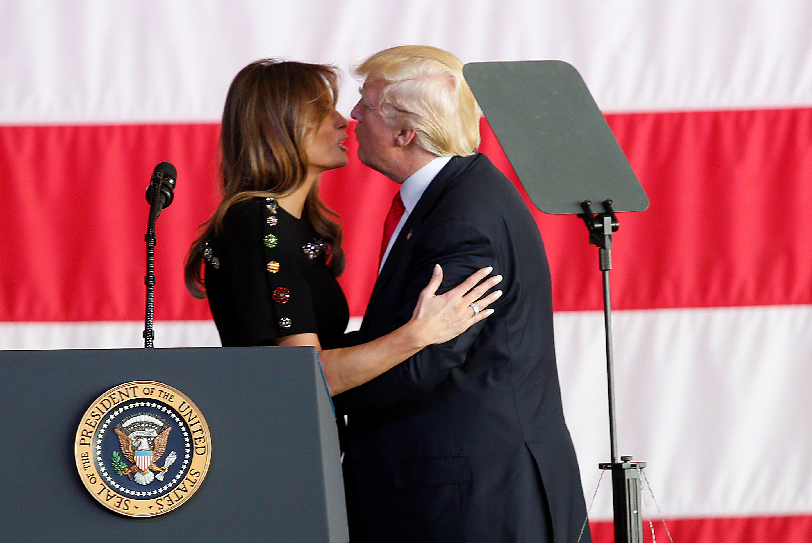 Президент США Дональд Трамп с супругой Меланьей. Фото: &copy;REUTERS/Darrin Zammit Lupi