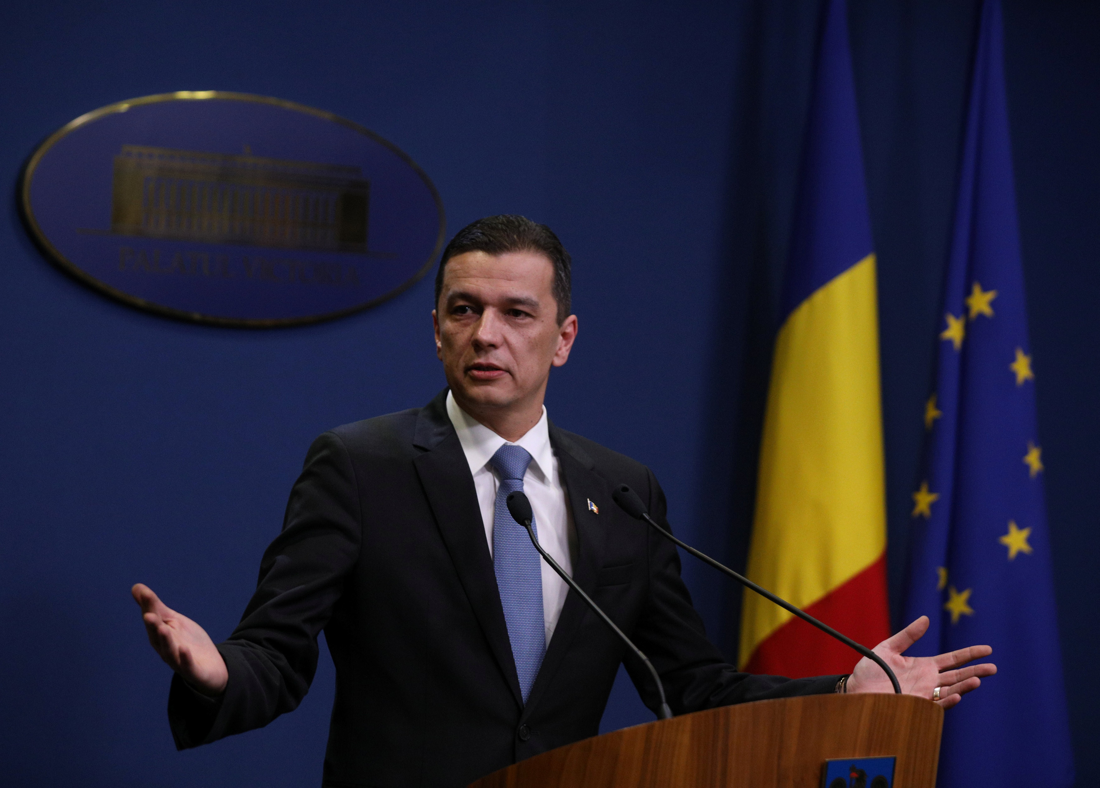 <p><span>Премьер-министр Румыни Сорин Гриндяну. REUTERS/Stoyan Nenov/File Photo</span></p>
