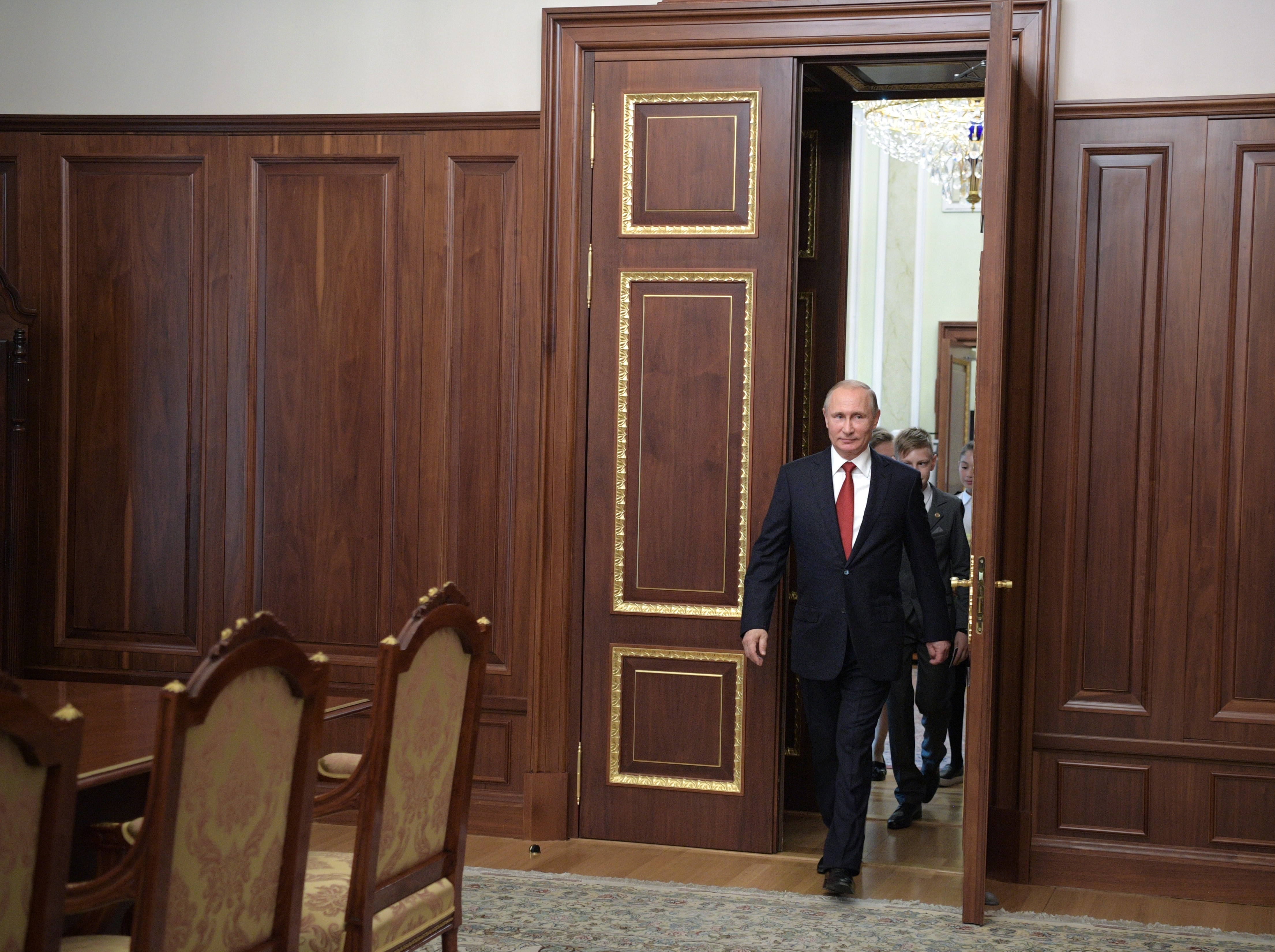 Владимир Путин в своём рабочем кабинете. Фото: &copy; РИА Новости/Алексей Дружинин