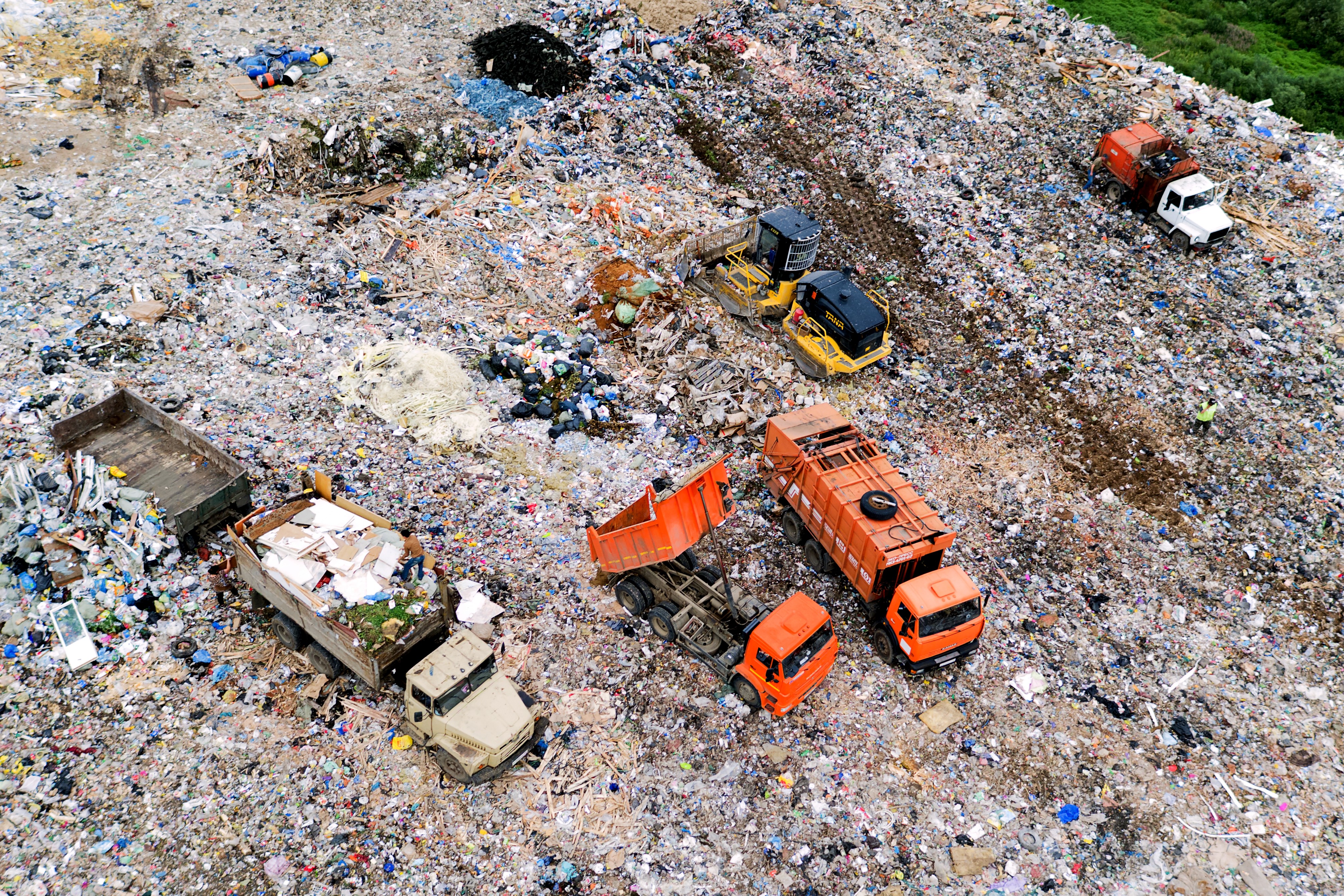 Власти Подмосковья сообщили, что мусорный полигон в Балашихе будет ликвидирован в течение трех лет. Фото:&copy; РИА Новости/ Антон Денисов