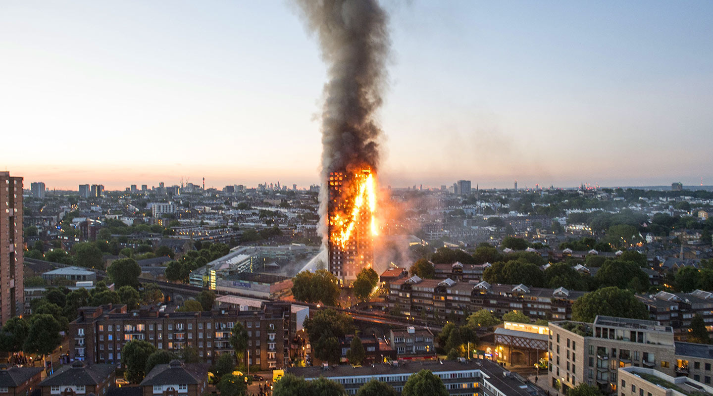 Сгоревшая в Лондоне башня. Фото: &copy;&nbsp;Evening Standard / eyevine/EAST NEWS