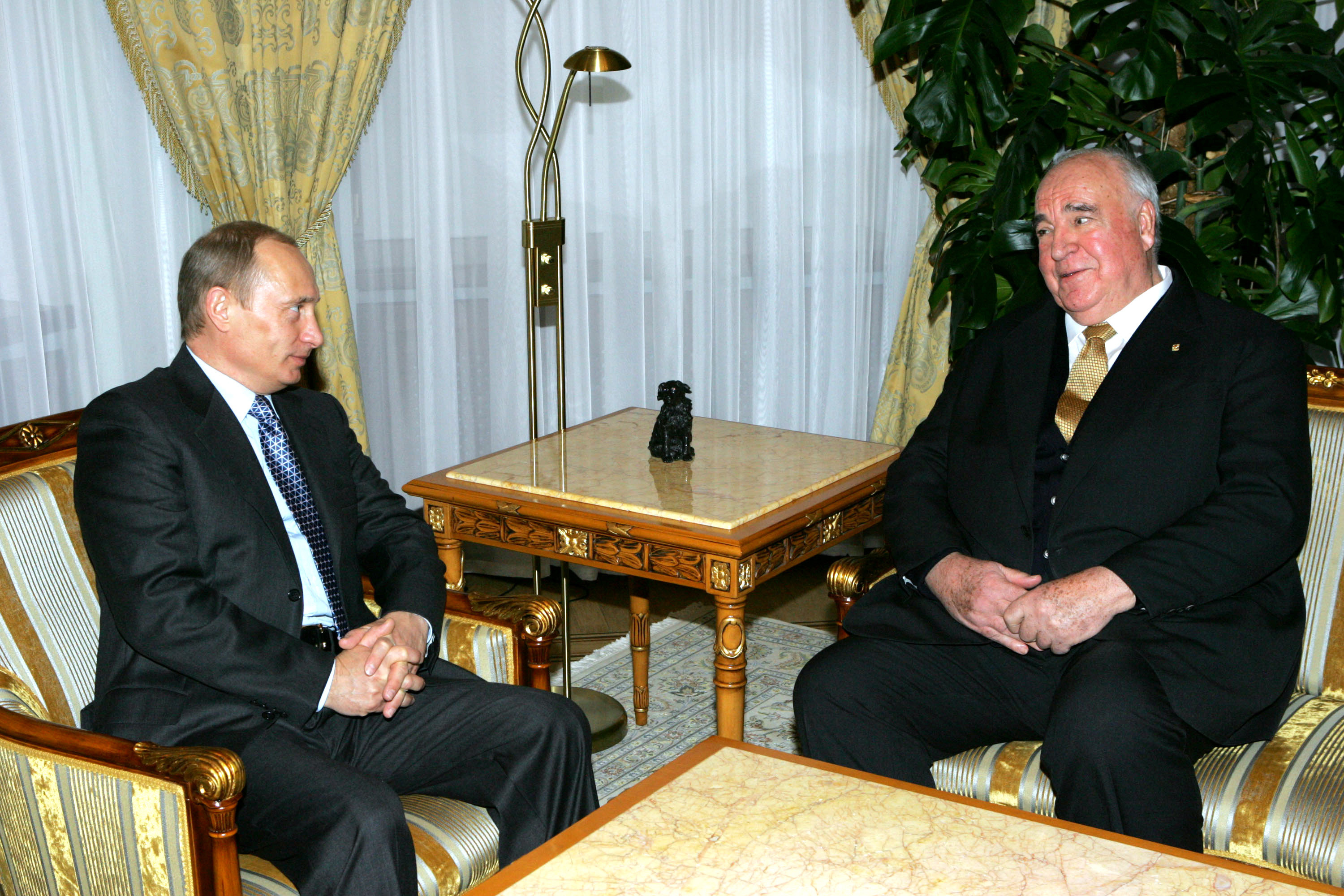 Владимир Путин и Гельмут Коль в 2006 году. Фото:&copy; РИА Новости/Сергей Жуков