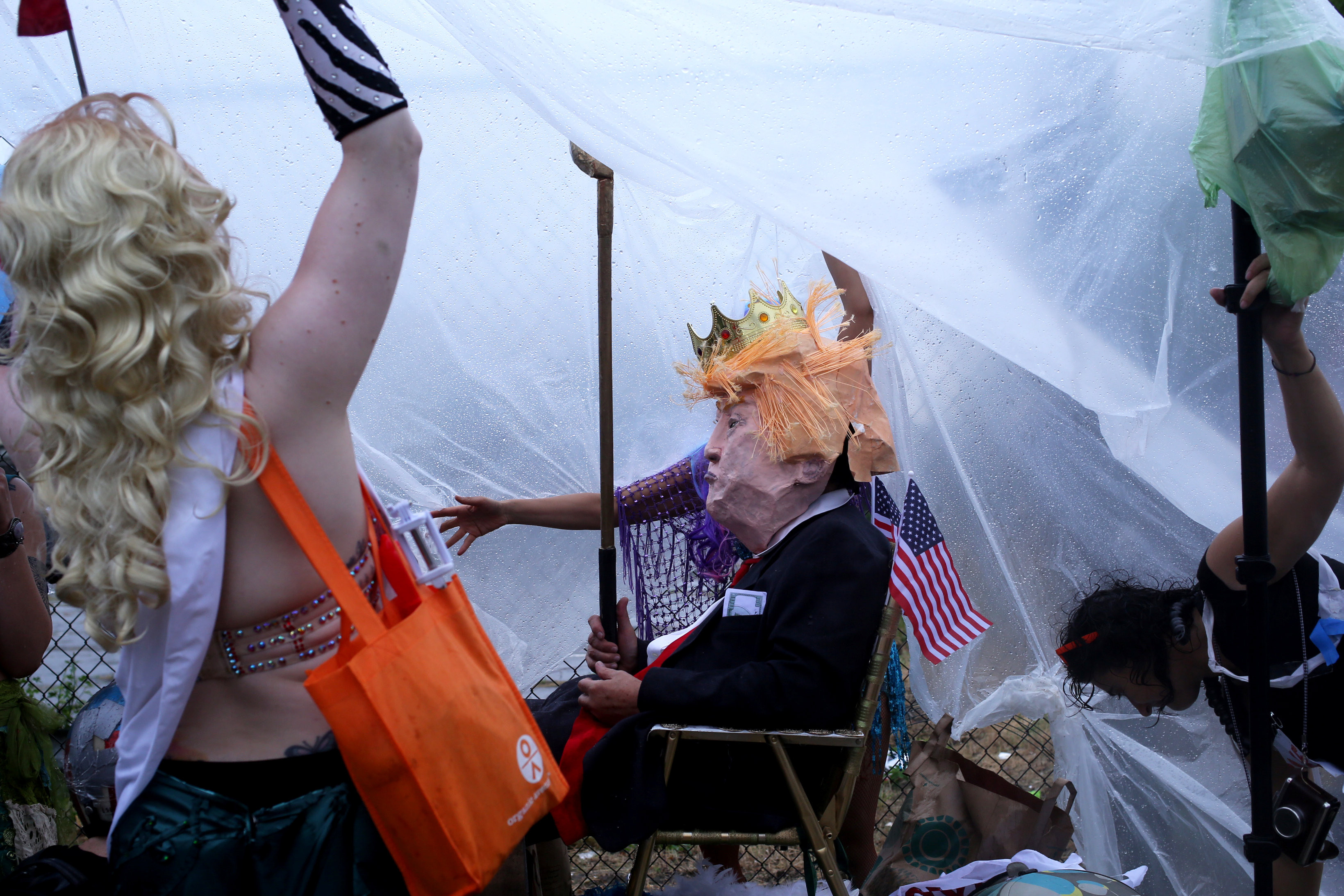 Фигура Дональда Трампа в образе морского царя на параде русалочек в Нью-Йорке. Фото: &copy;&nbsp;REUTERS/Bria Webb