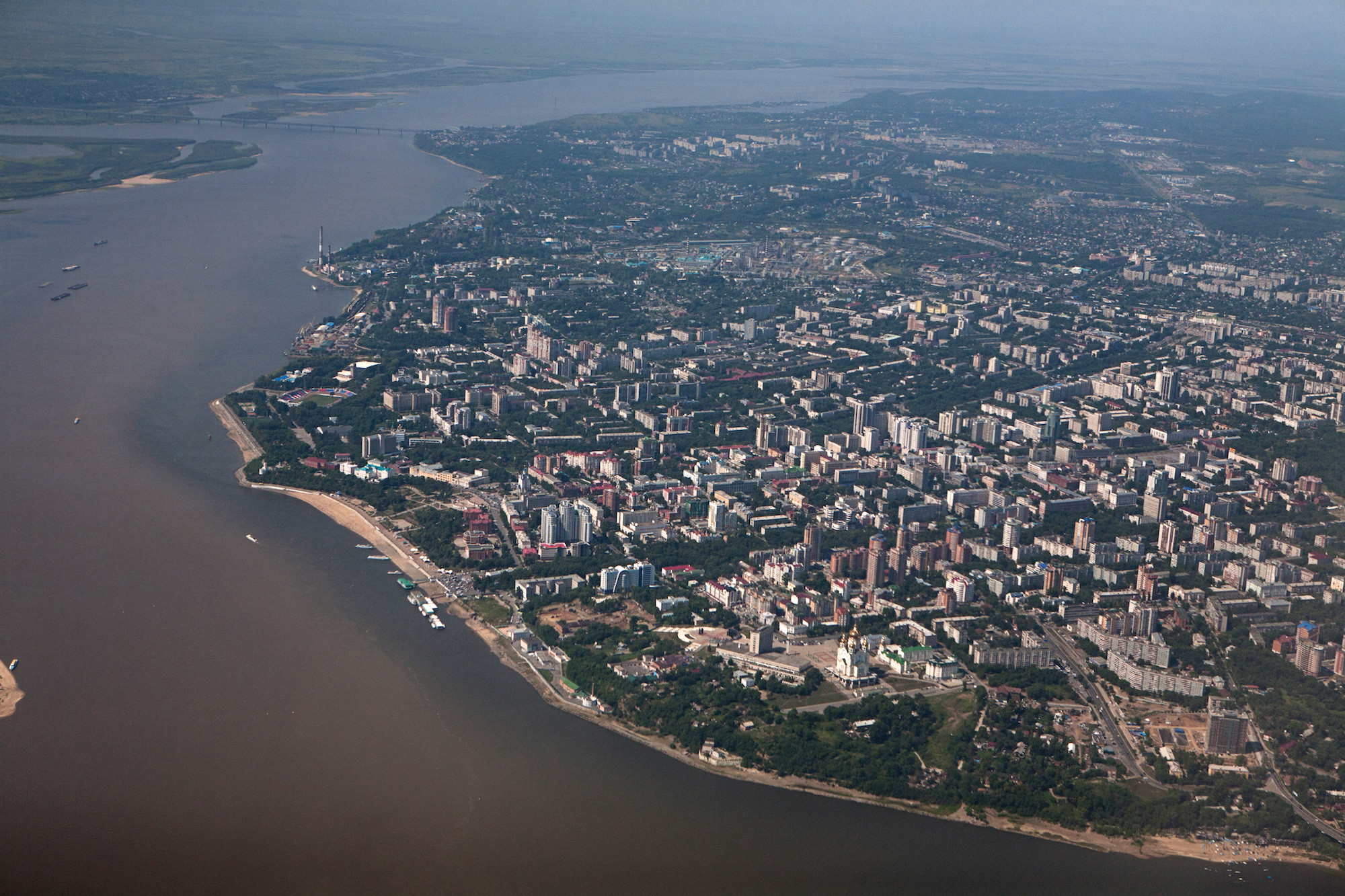 Вид на Хабаровск и реку Амур с борта самолёта. Фото: &copy; РИА Новости/Александр Кряжев