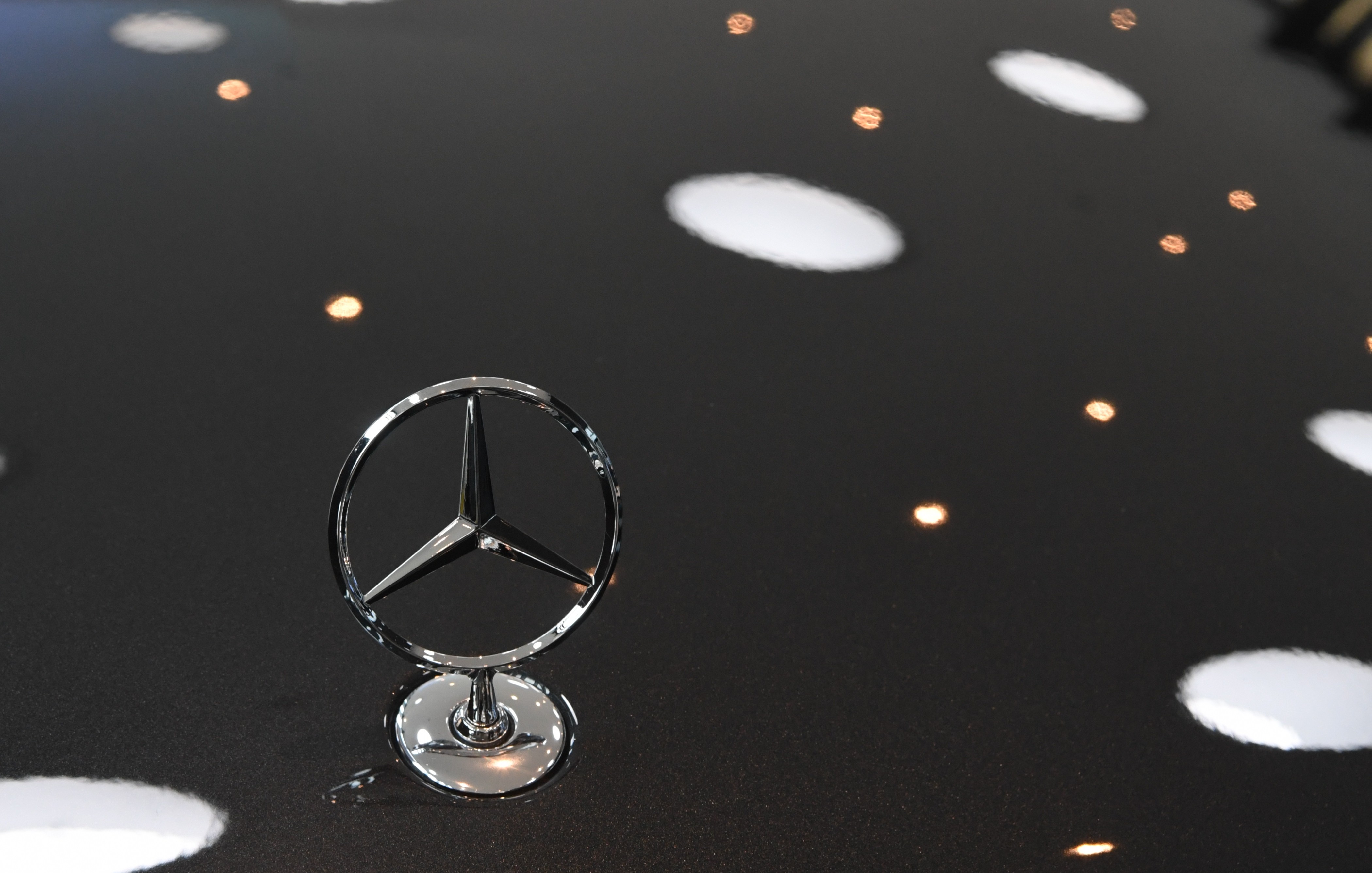 Логотип Mercedes. Фото: &copy; РИА Новости/Евгений Биятов