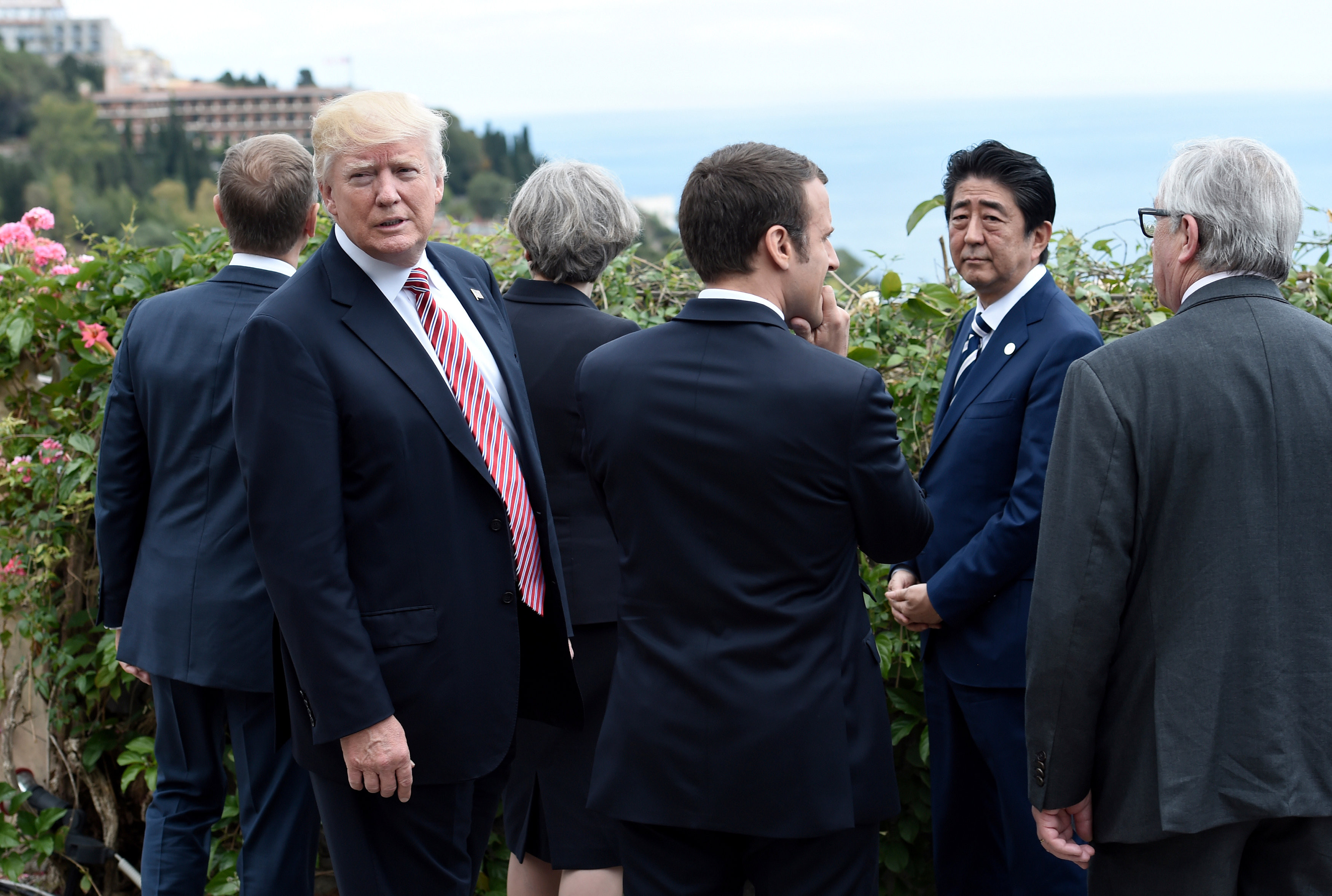 Мировые лидеры на саммите G7. Фото: &copy;&nbsp;REUTERS/Stephane De Sakutin