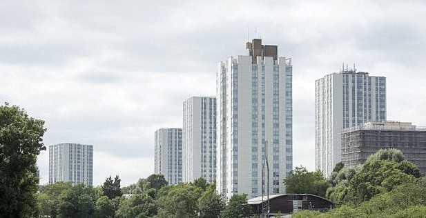 Жилые многоэтажные здания в лондонском Камдене. Фото: Bradley Page