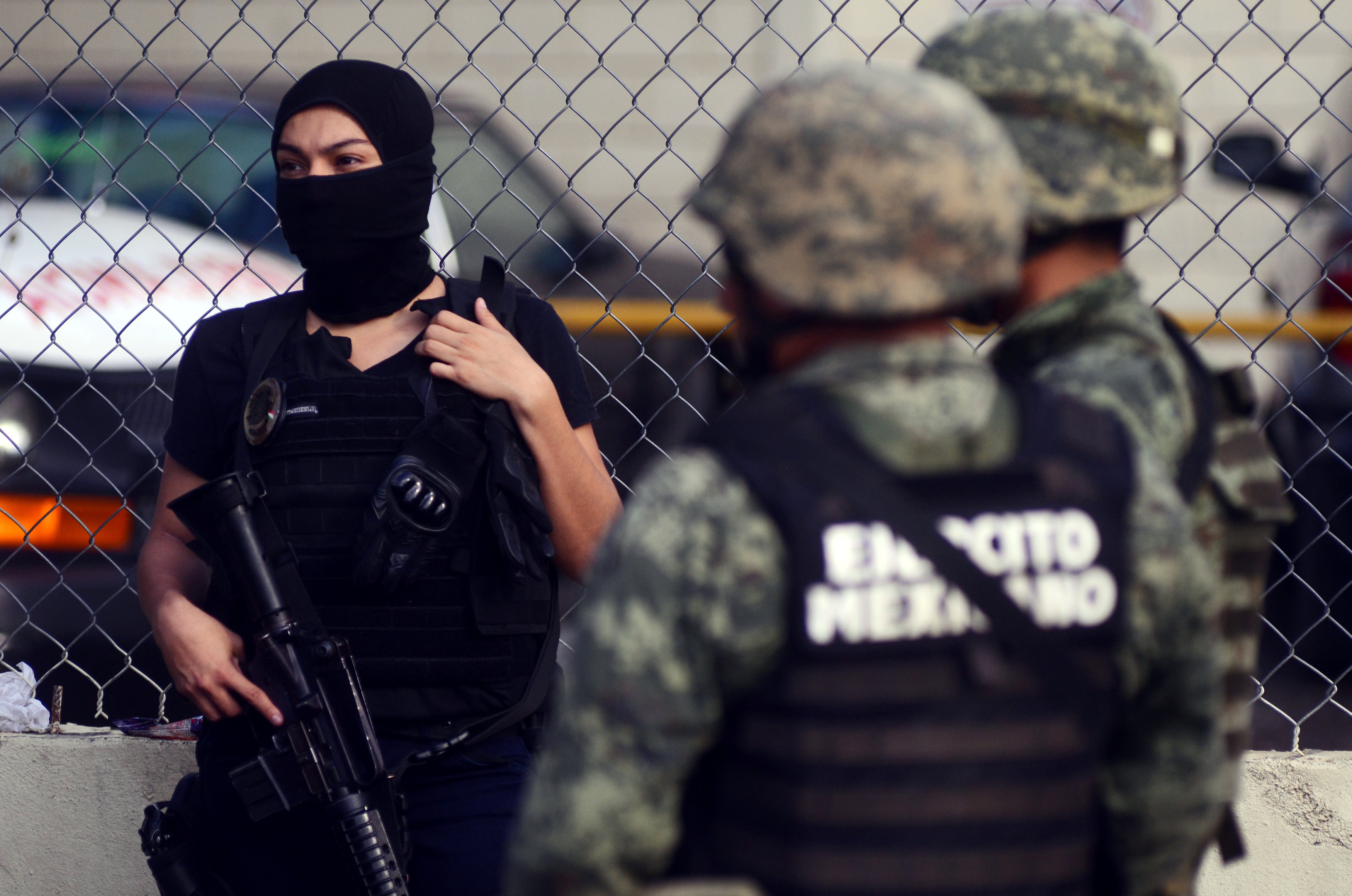 Полицейские и военные в Мексике. Фото: &copy; REUTERS/Josue Gonzalez