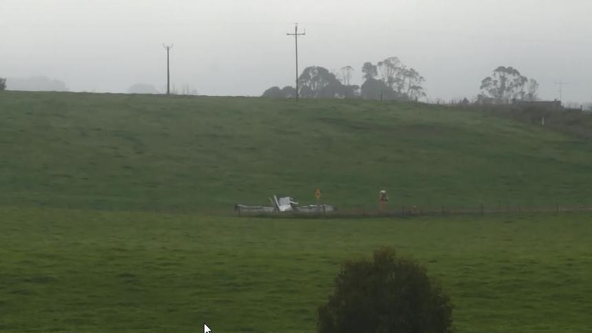 Разбившийся легкомоторный самолёт в Австралии. Фото: Twitter/@theheraldsun