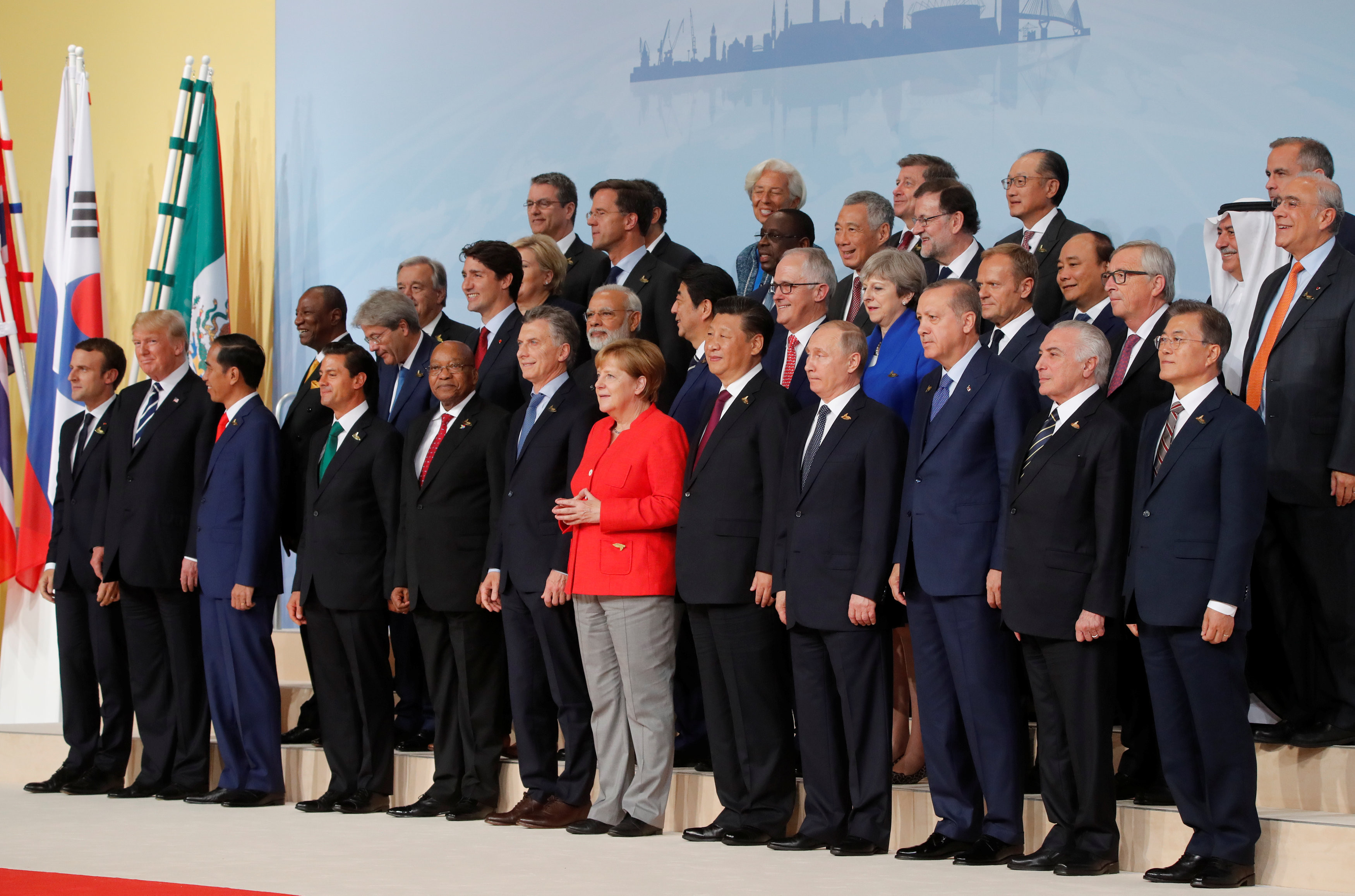 Мировые лидеры на саммите G20. Фото: &copy; REUTERS/Wolfgang Rattay